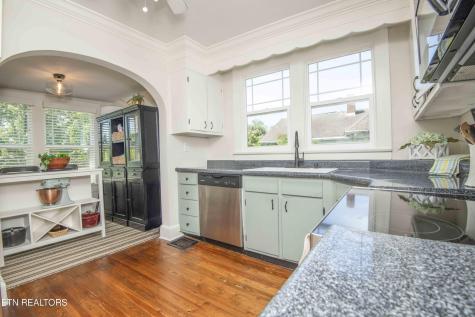 1718 Spring Street Powell TN 37849