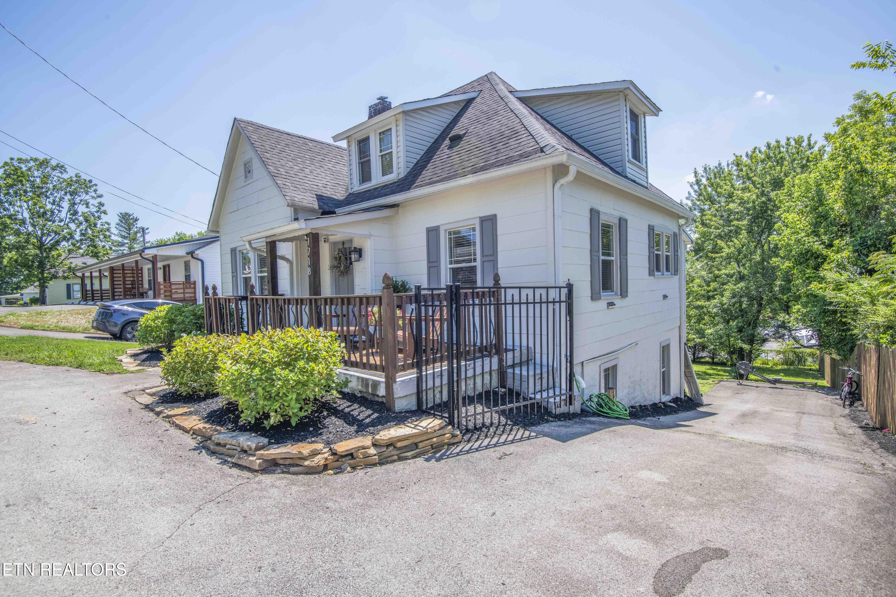 1718 Spring Street Powell TN 37849