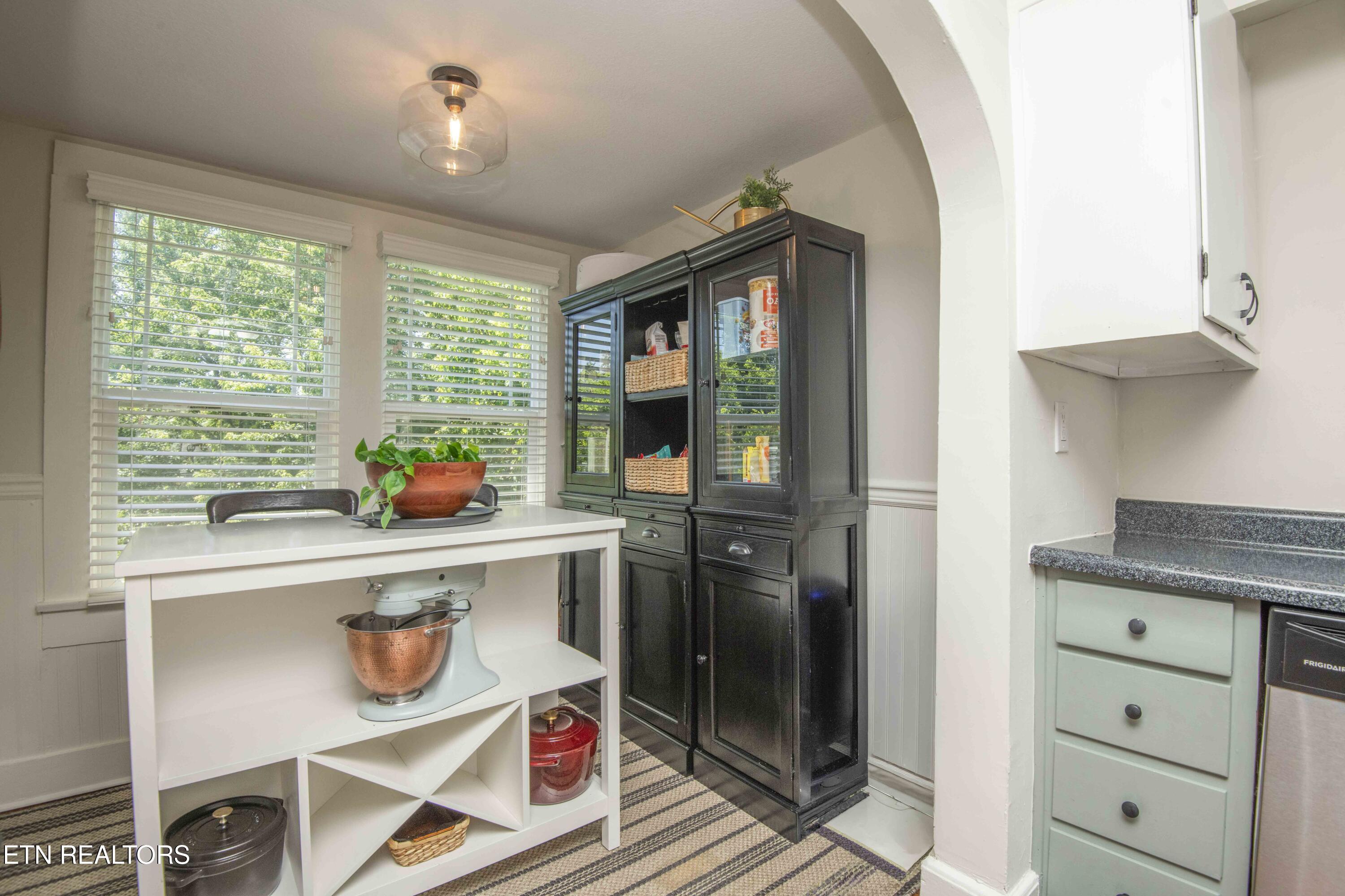 1718 Spring Street Powell TN 37849