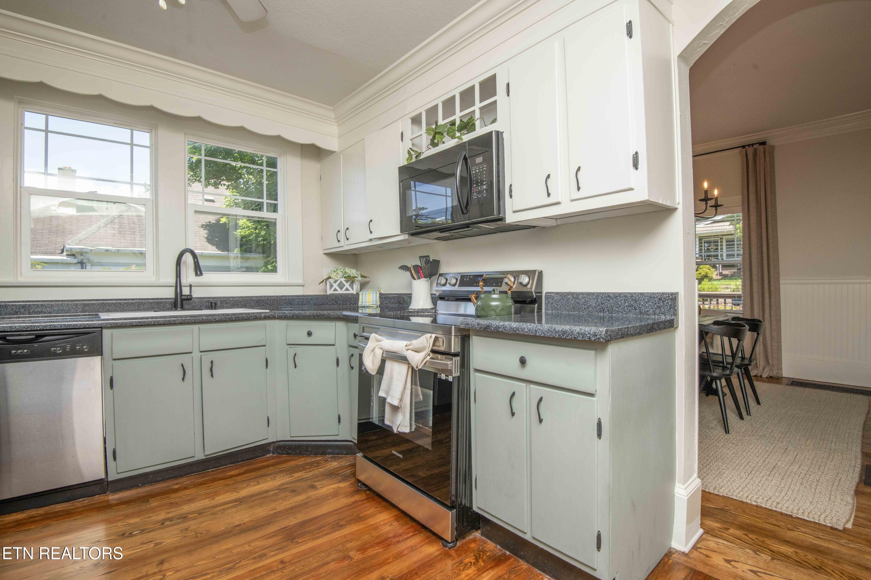 1718 Spring Street Powell TN 37849