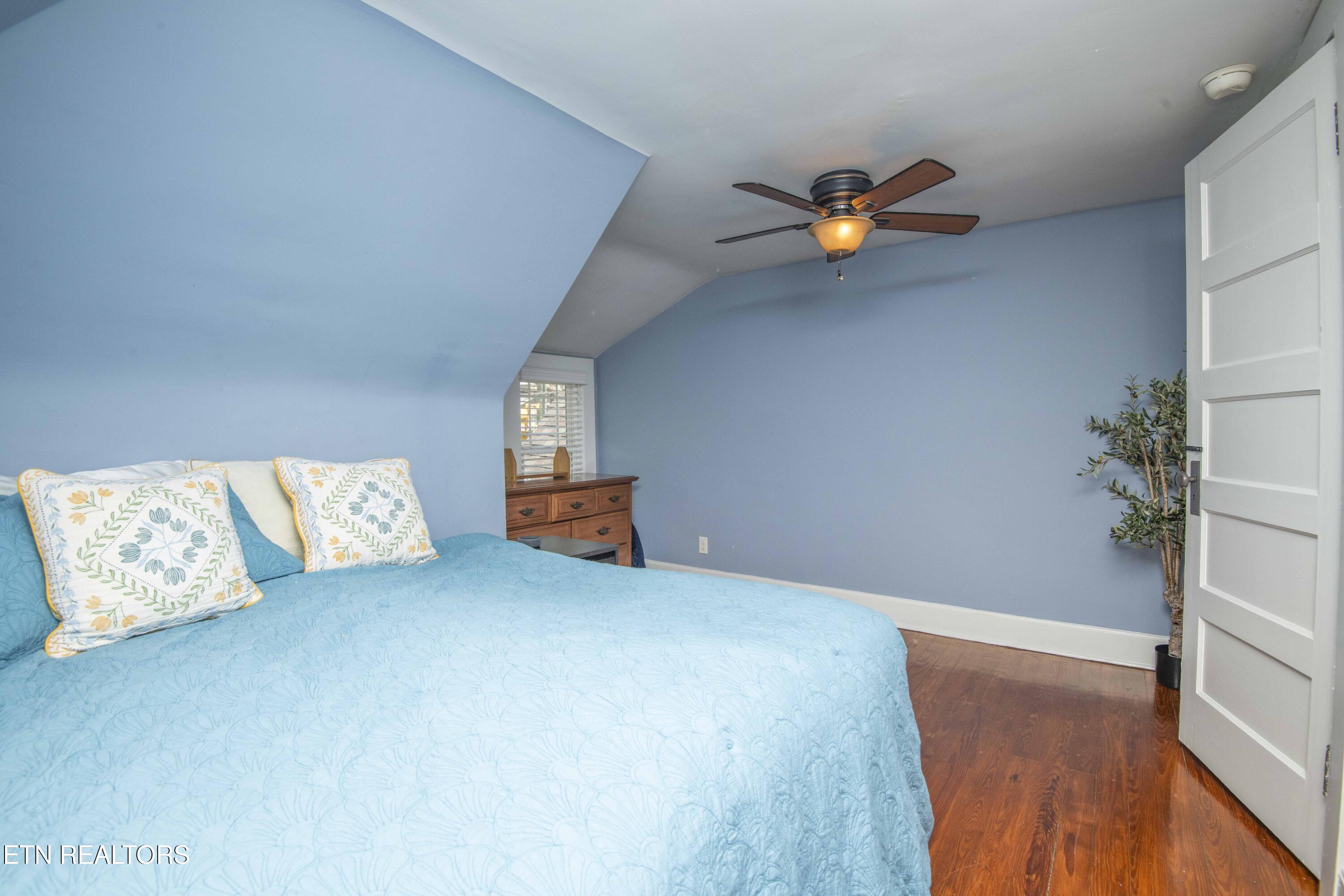 1718 Spring Street Powell TN 37849