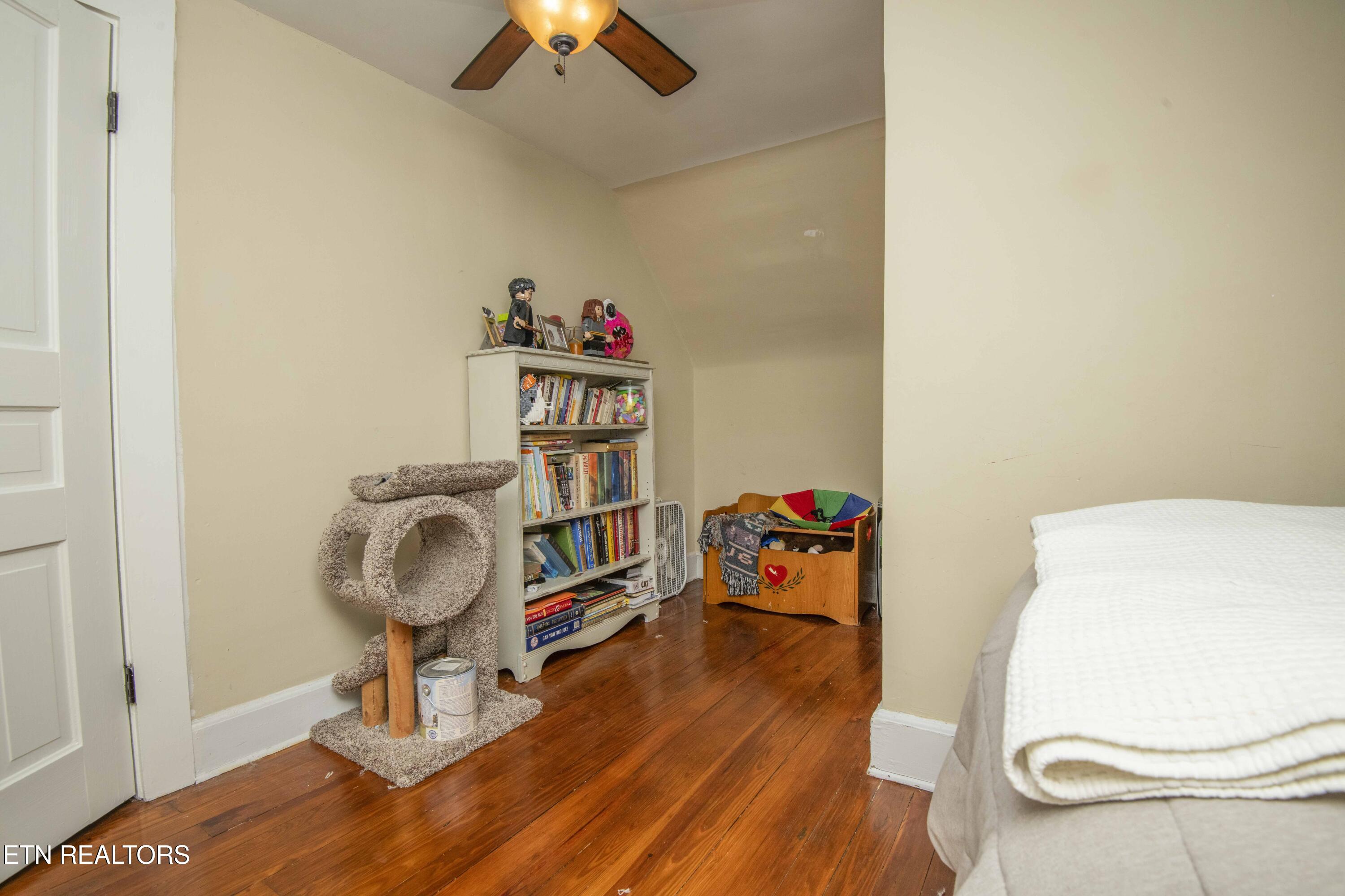 1718 Spring Street Powell TN 37849
