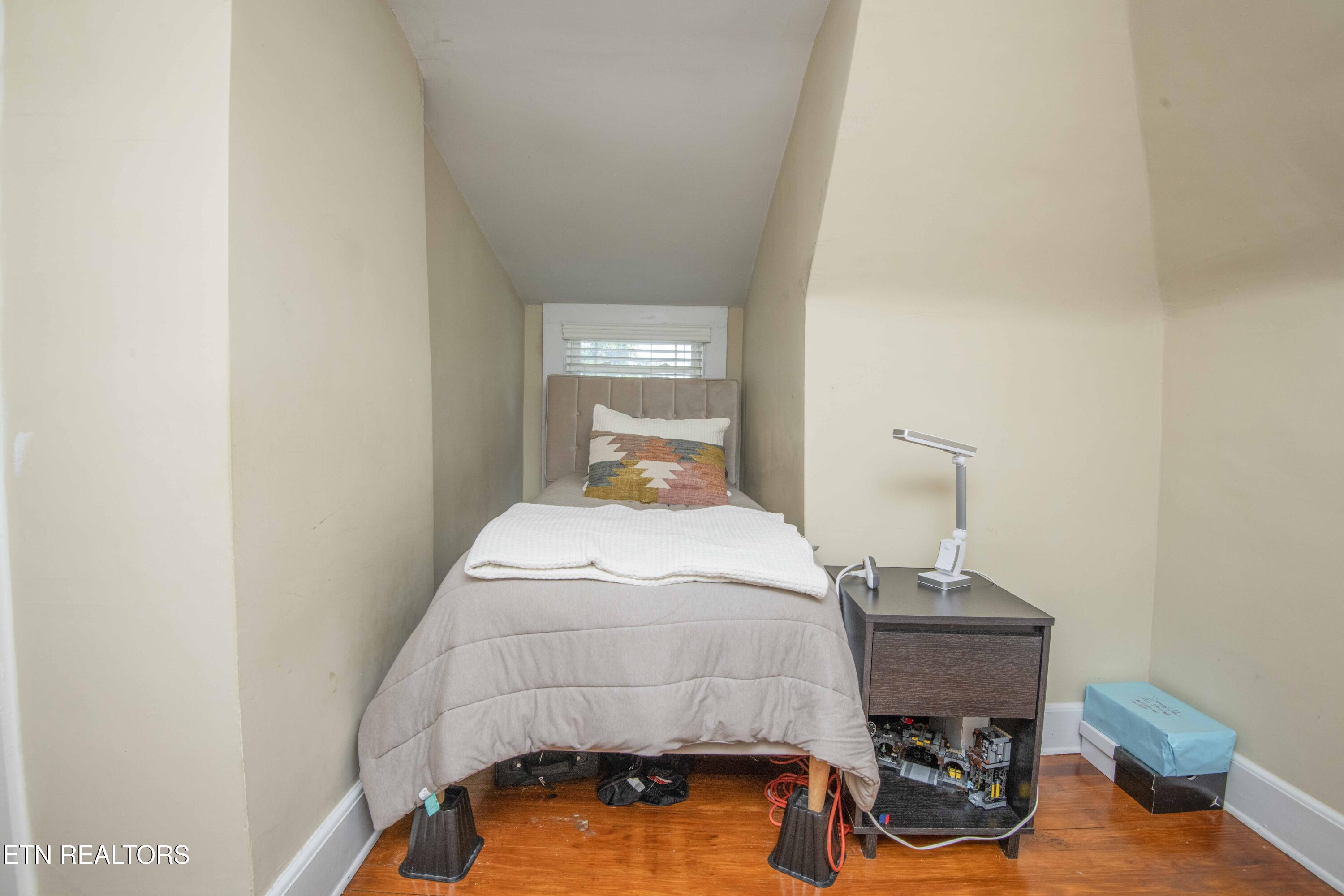 1718 Spring Street Powell TN 37849