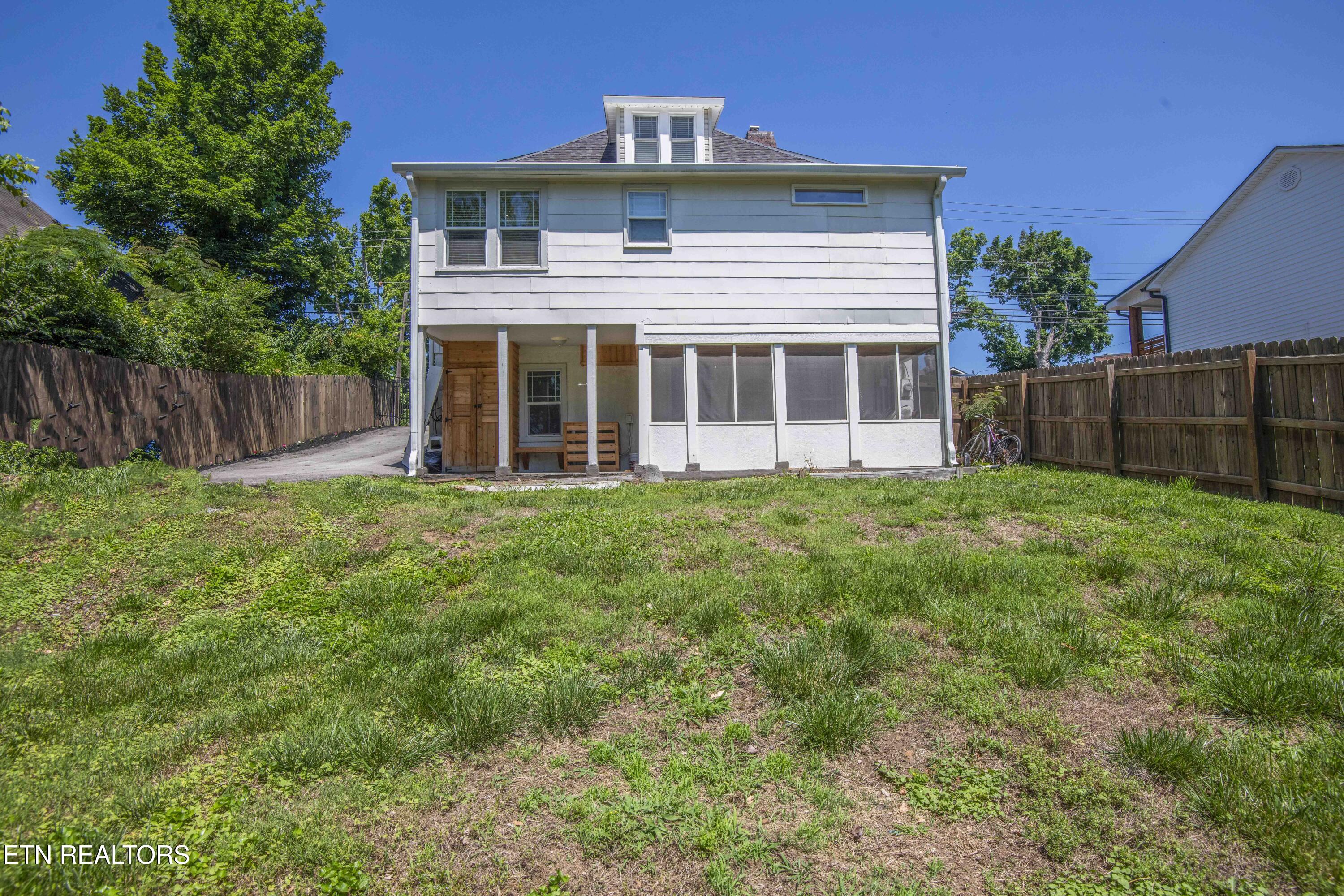 1718 Spring Street Powell TN 37849