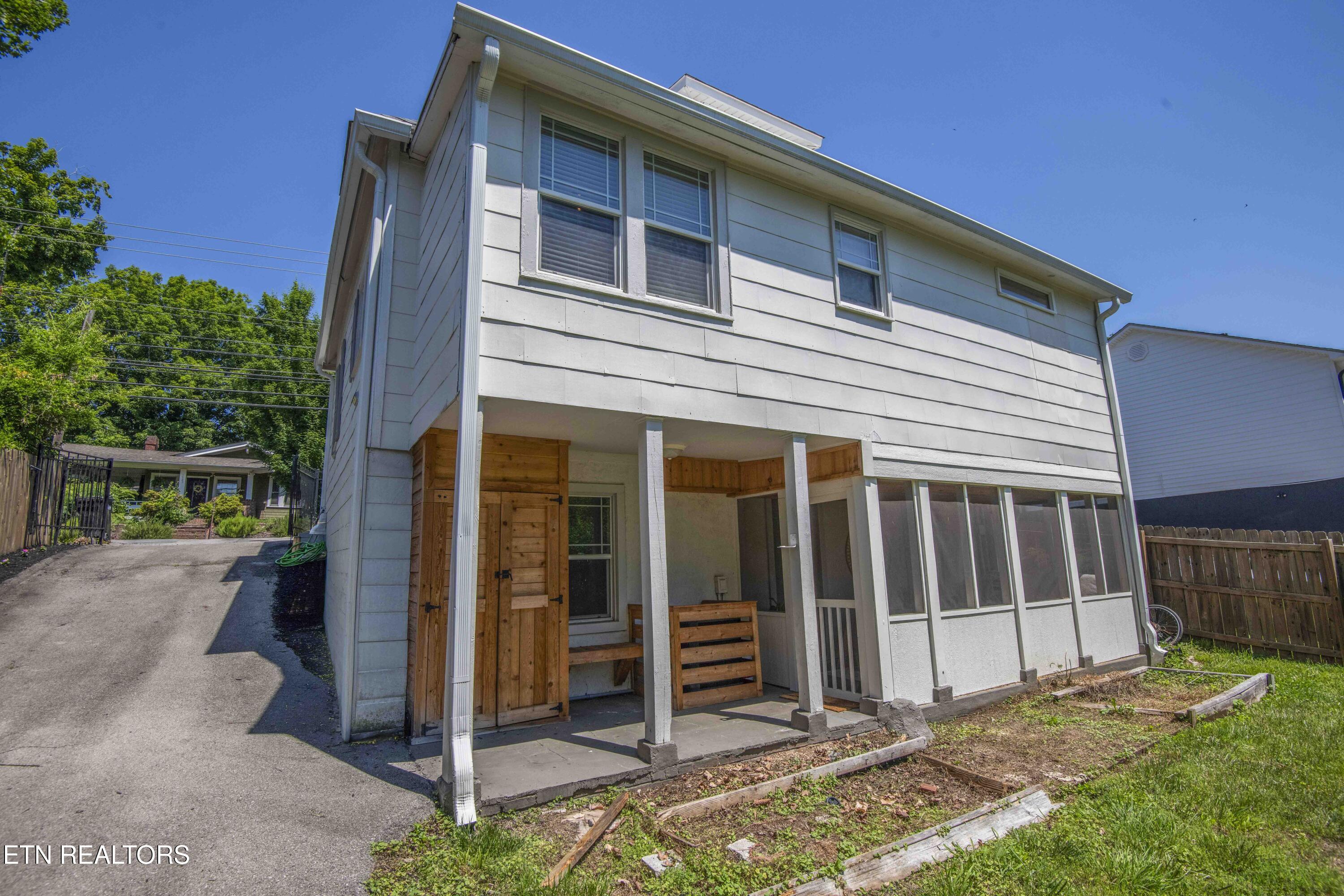 1718 Spring Street Powell TN 37849