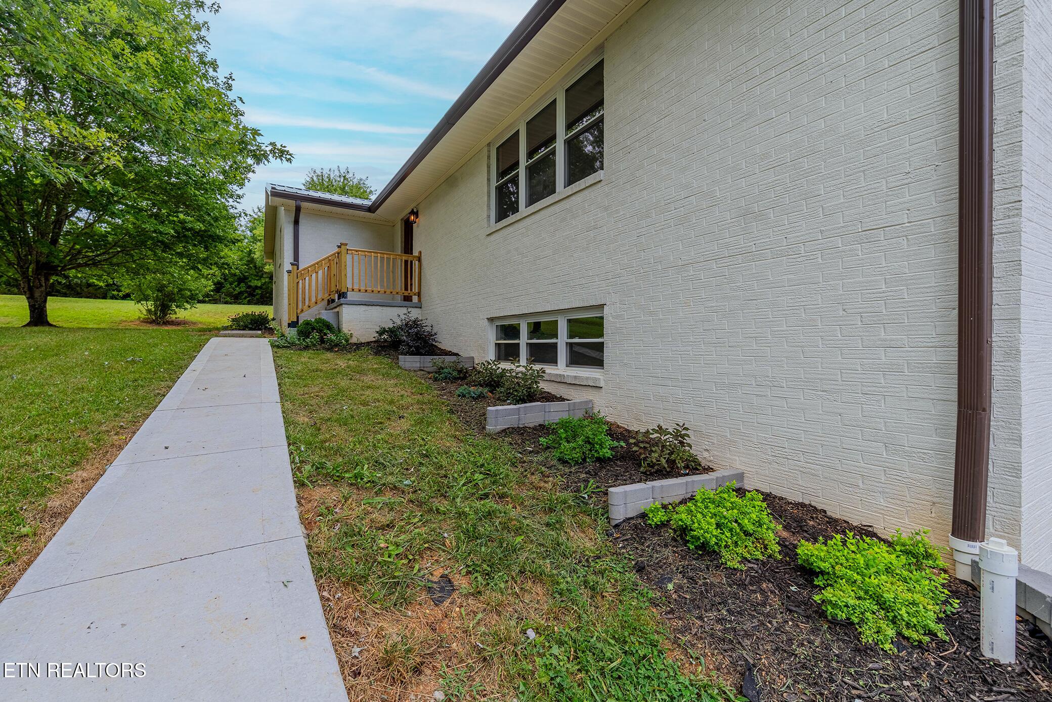 7918 Barker Road Corryton TN 37721