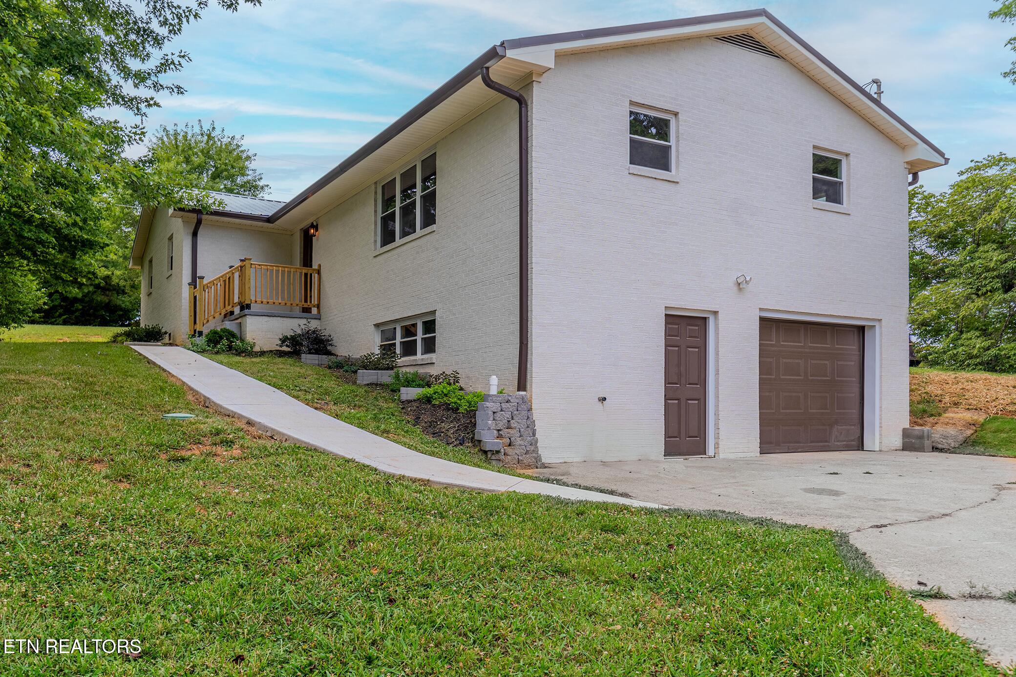 7918 Barker Road Corryton TN 37721
