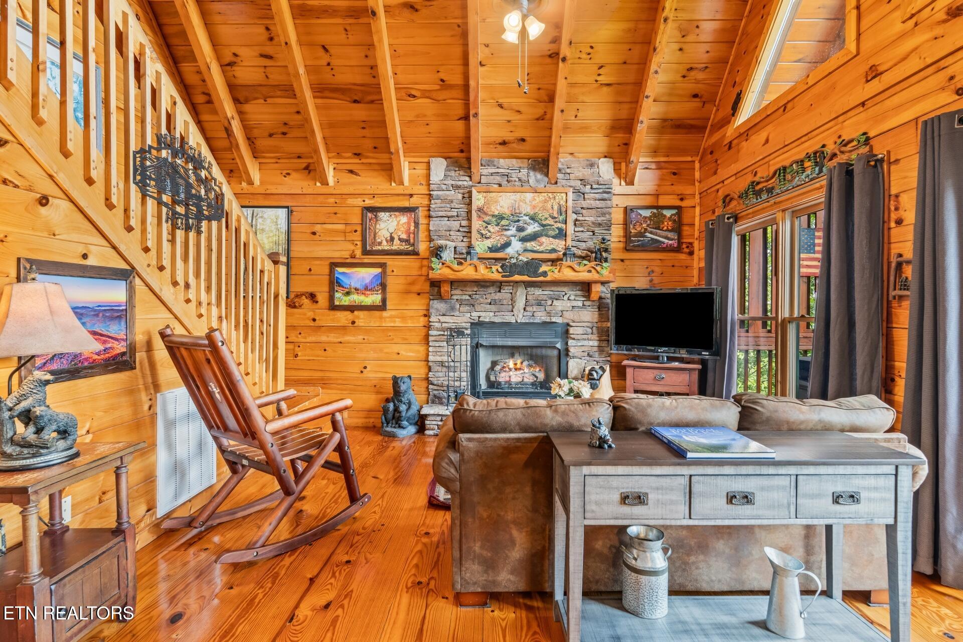 4648 Nottingham Heights Way Pigeon Forge TN 37863