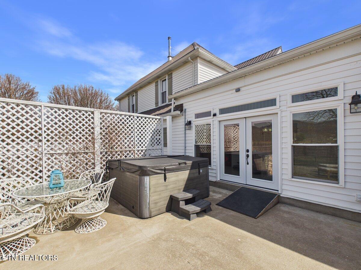207 Thomas Road Speedwell TN 37870