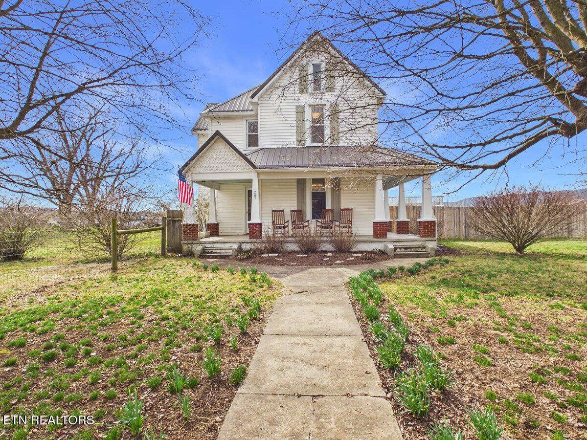 207 Thomas Road Speedwell TN 37870