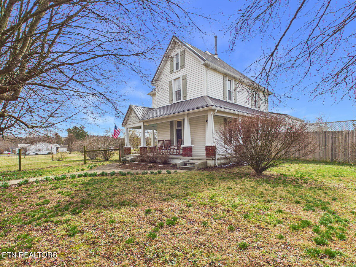 207 Thomas Road Speedwell TN 37870