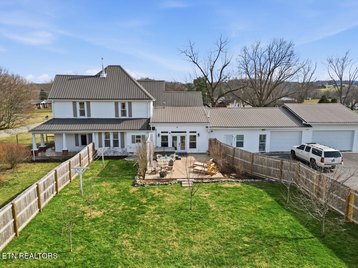 207 Thomas Road Speedwell TN 37870