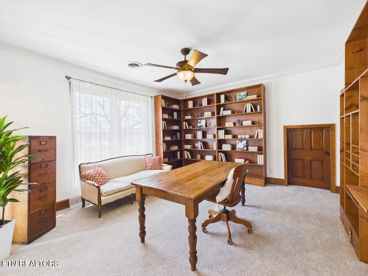 207 Thomas Road Speedwell TN 37870