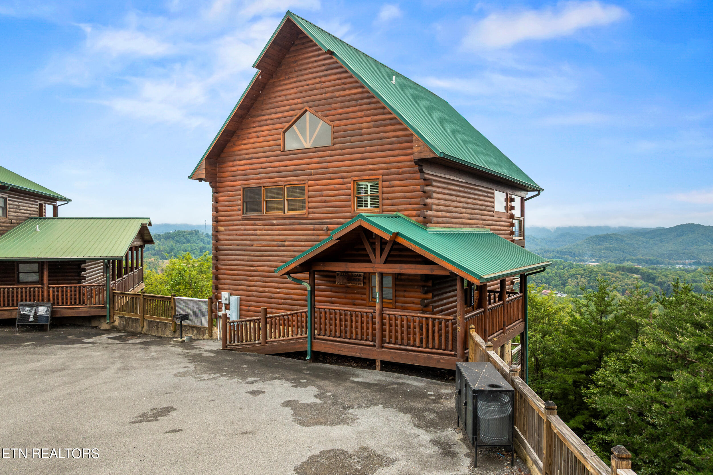 2422 Breezy Ridge Drive Sevierville TN 37876