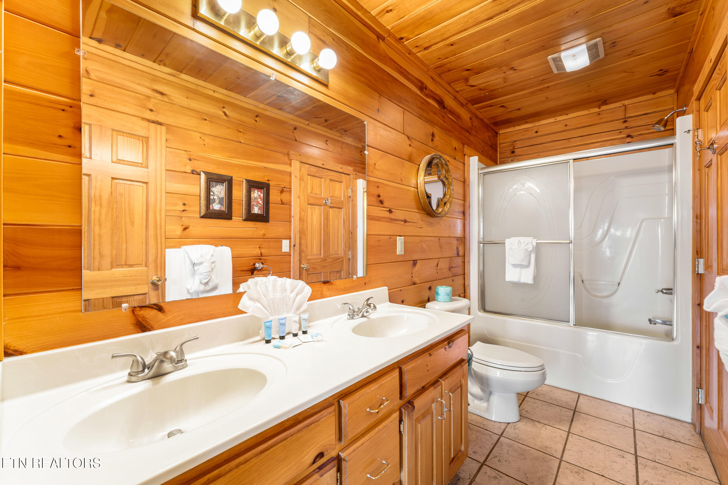 2422 Breezy Ridge Drive Sevierville TN 37876