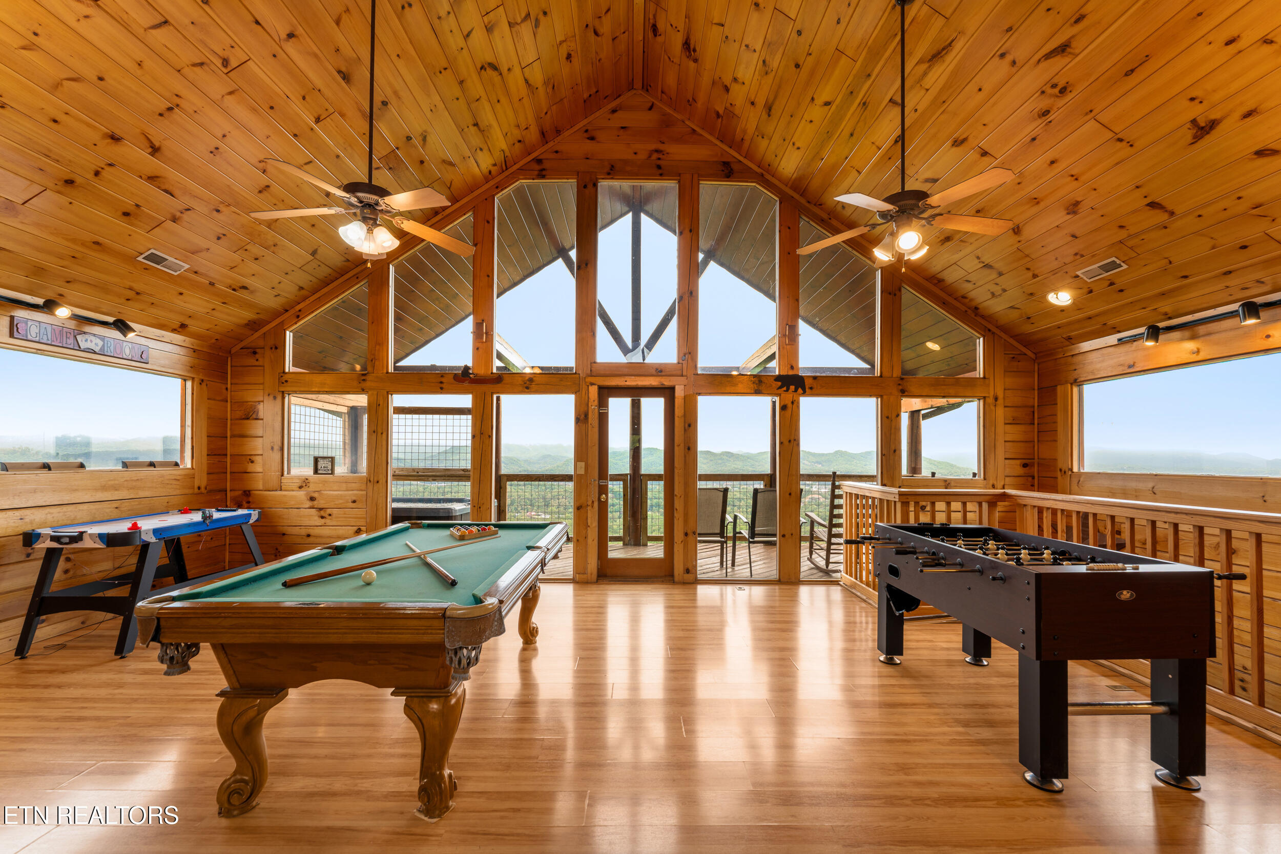 2422 Breezy Ridge Drive Sevierville TN 37876