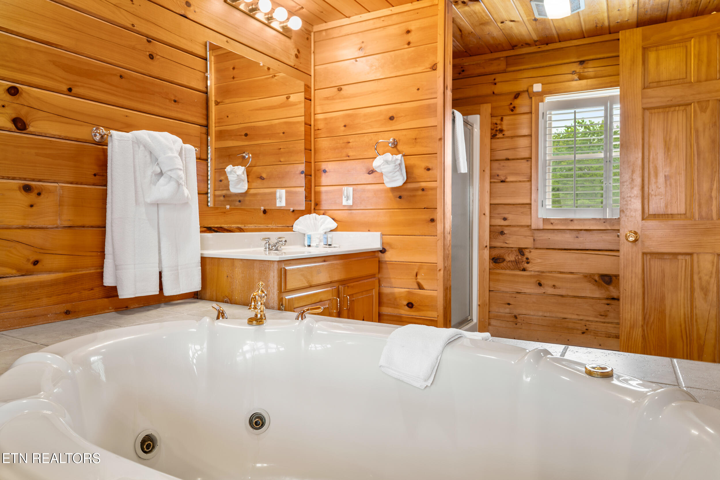 2422 Breezy Ridge Drive Sevierville TN 37876