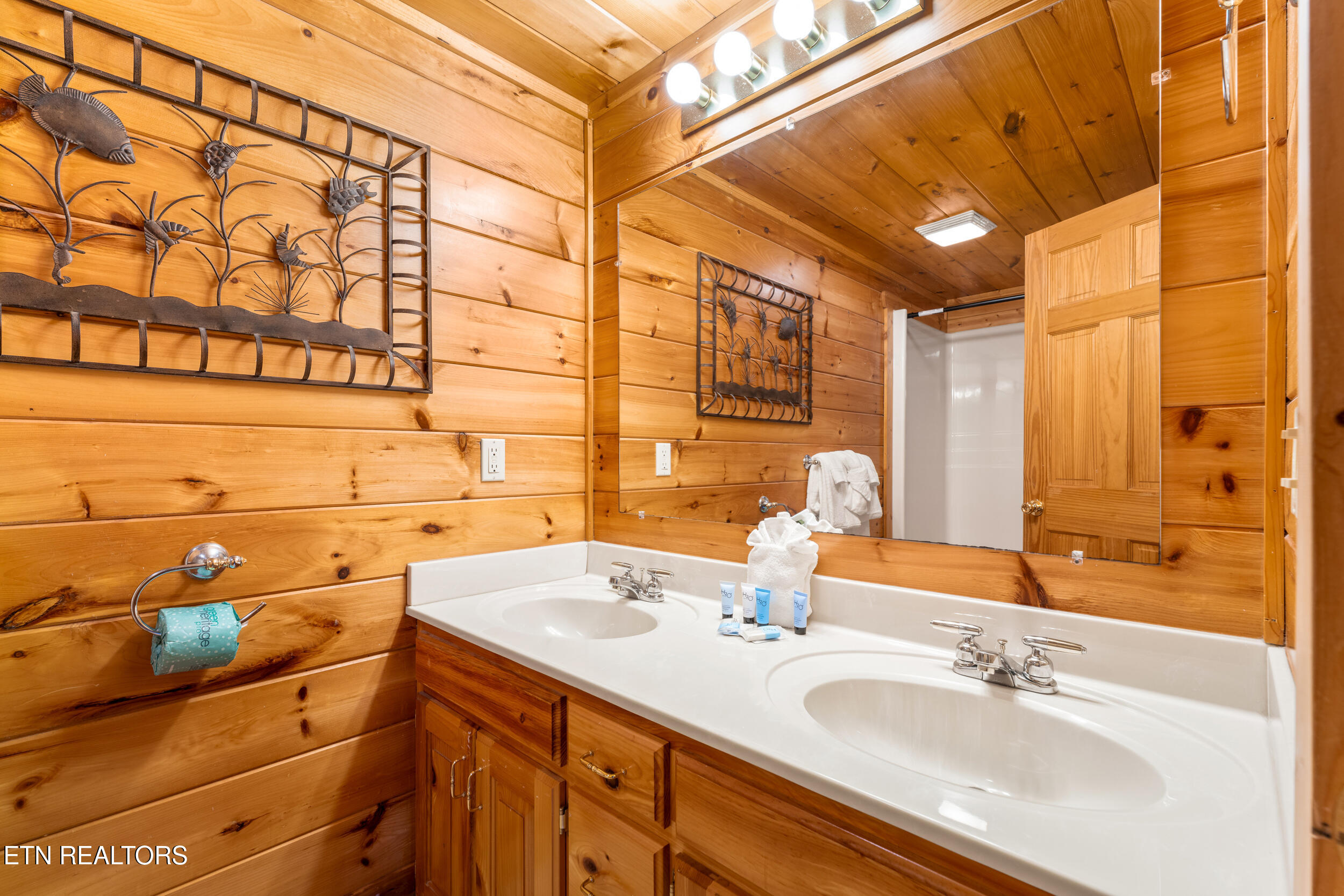 2422 Breezy Ridge Drive Sevierville TN 37876
