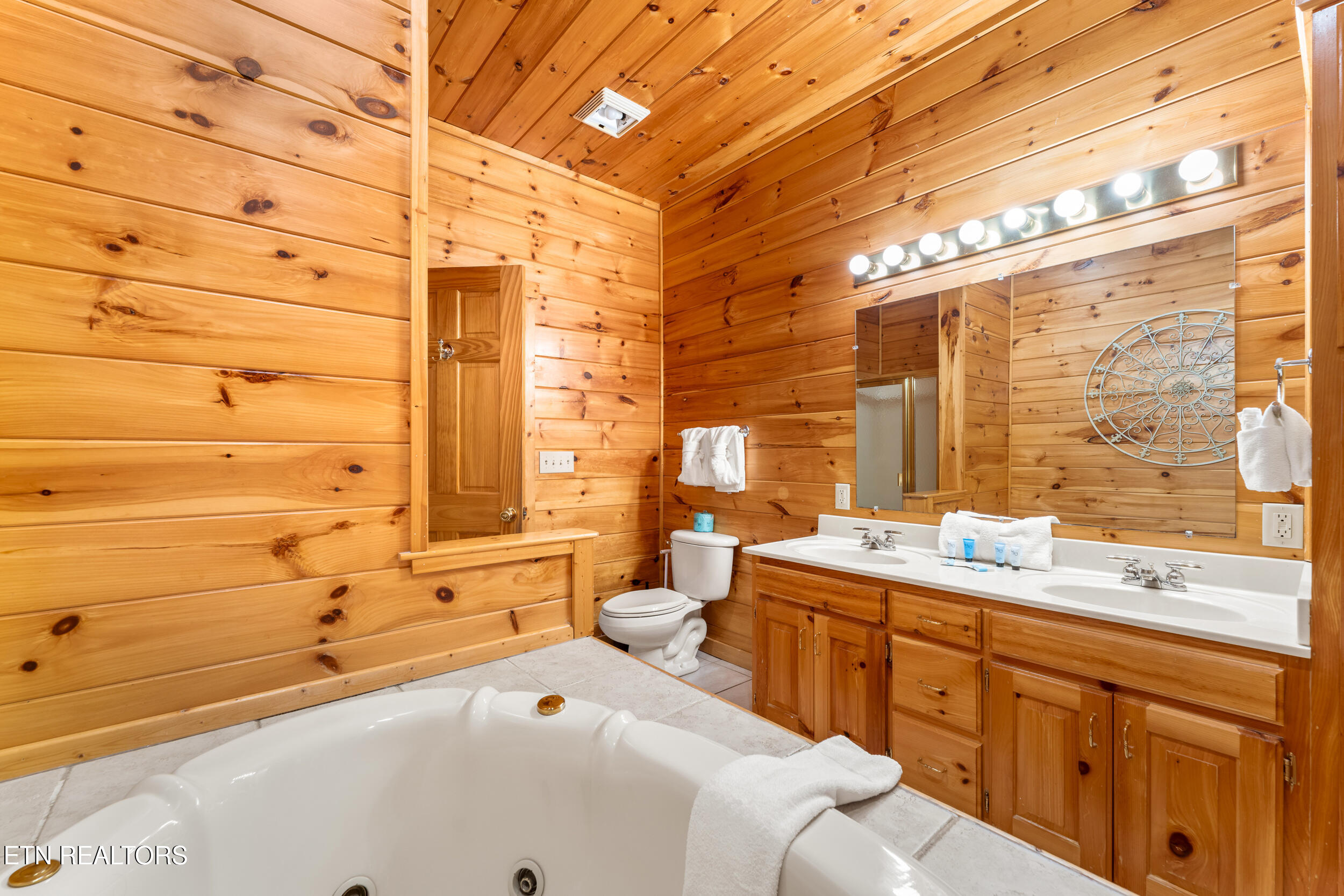 2422 Breezy Ridge Drive Sevierville TN 37876