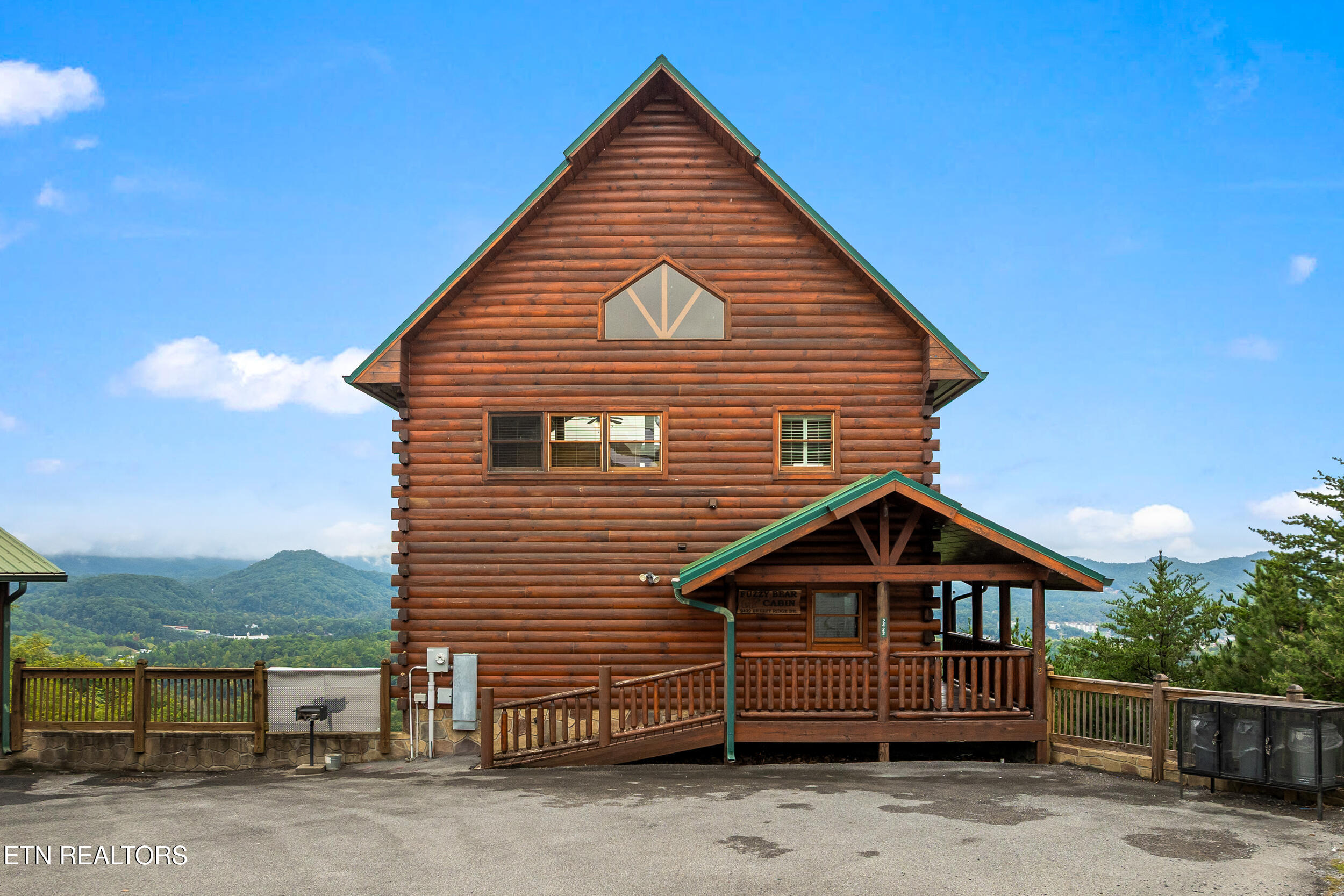 2422 Breezy Ridge Drive Sevierville TN 37876