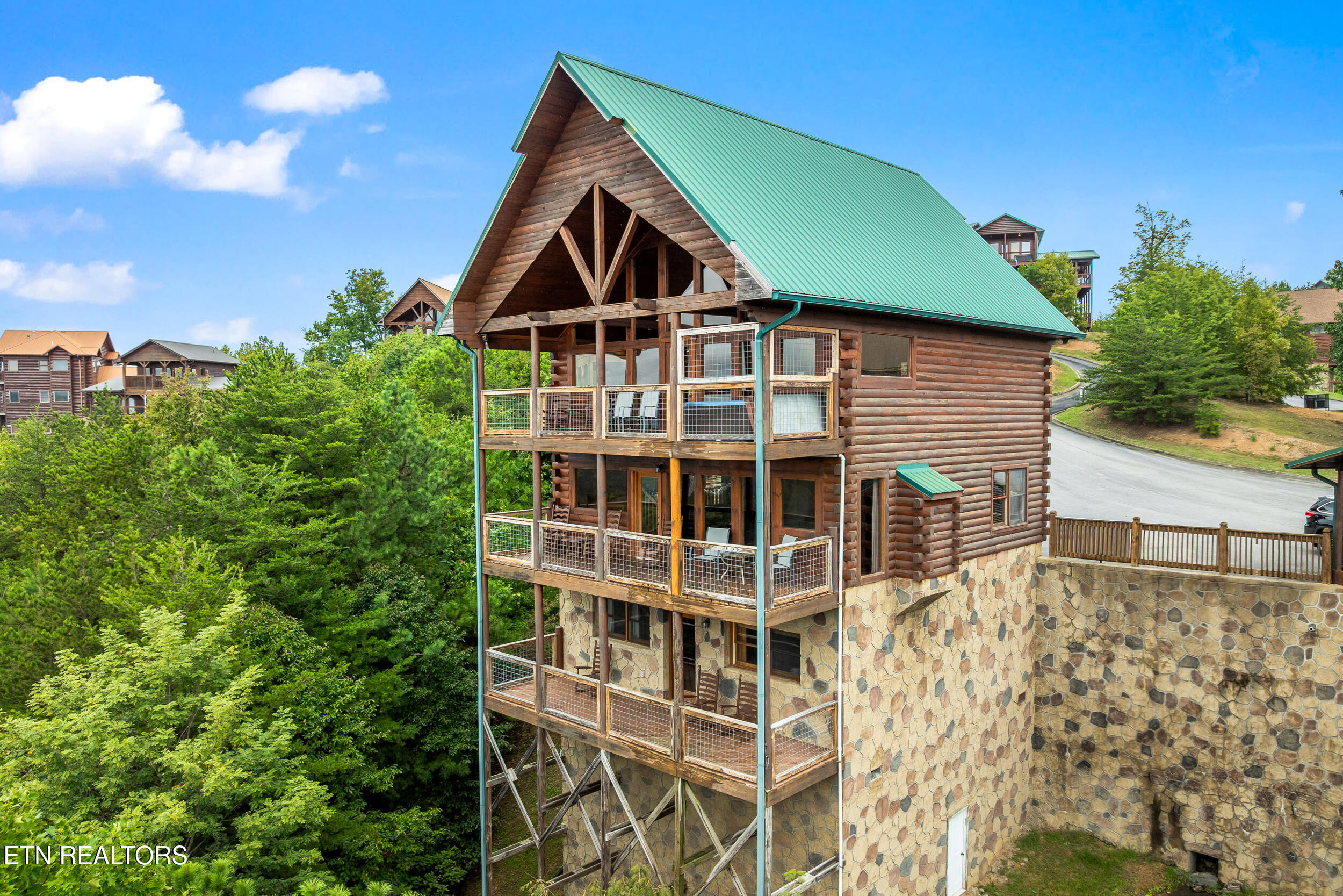2422 Breezy Ridge Drive Sevierville TN 37876