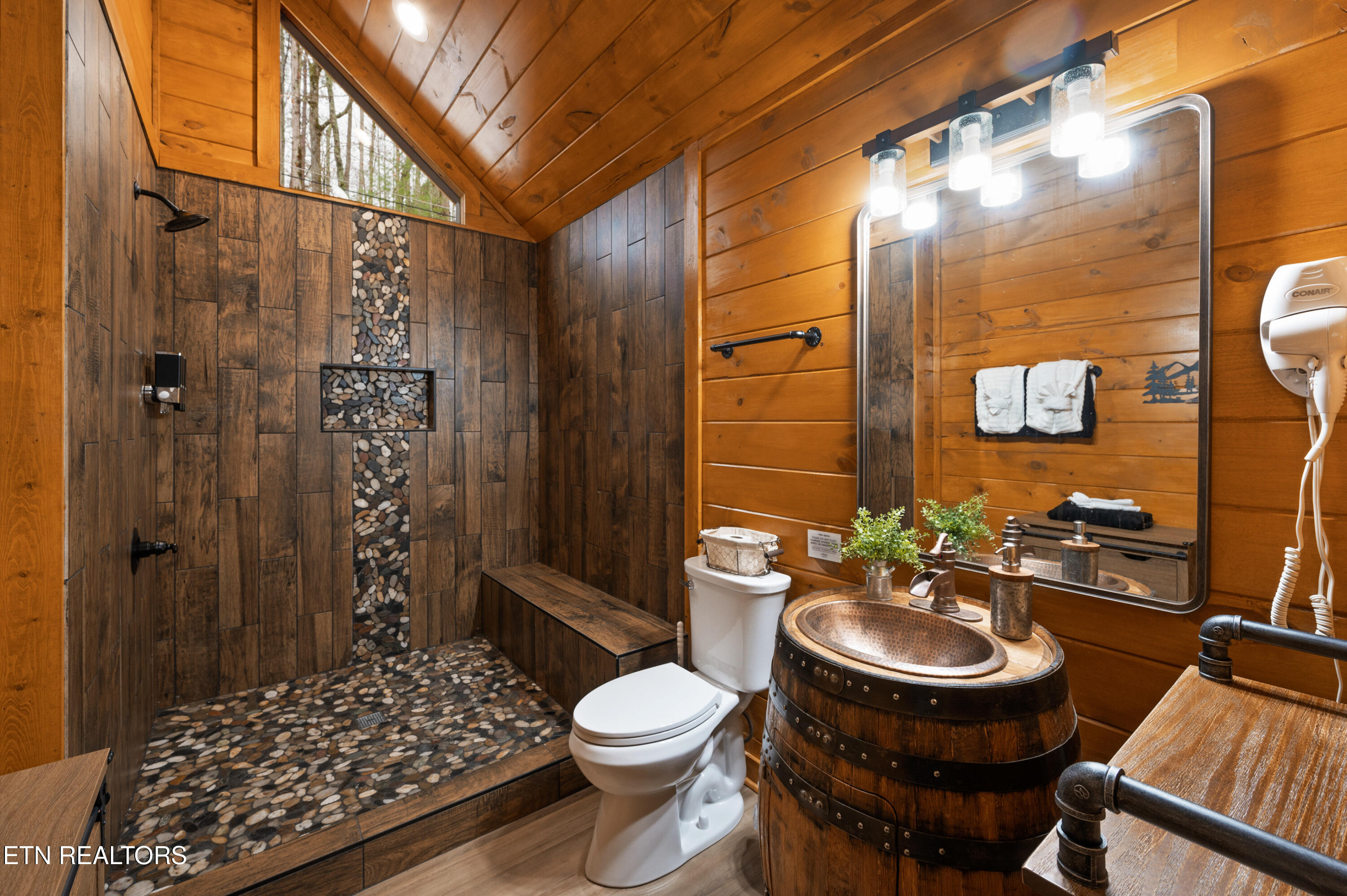 2633 Whipoorwill Hill Way Sevierville TN 37862