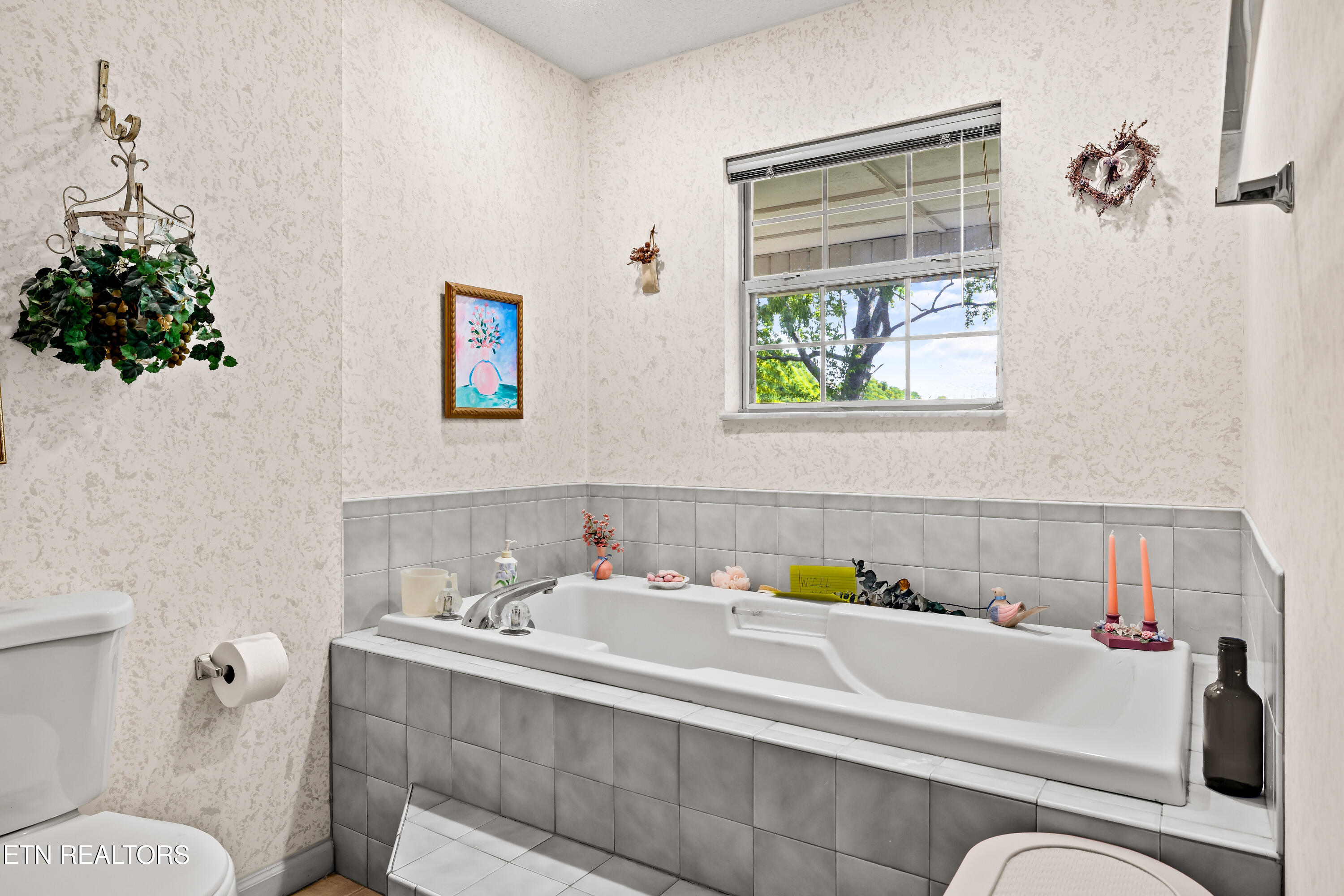1510 Cavalier Drive Maryville TN 37803