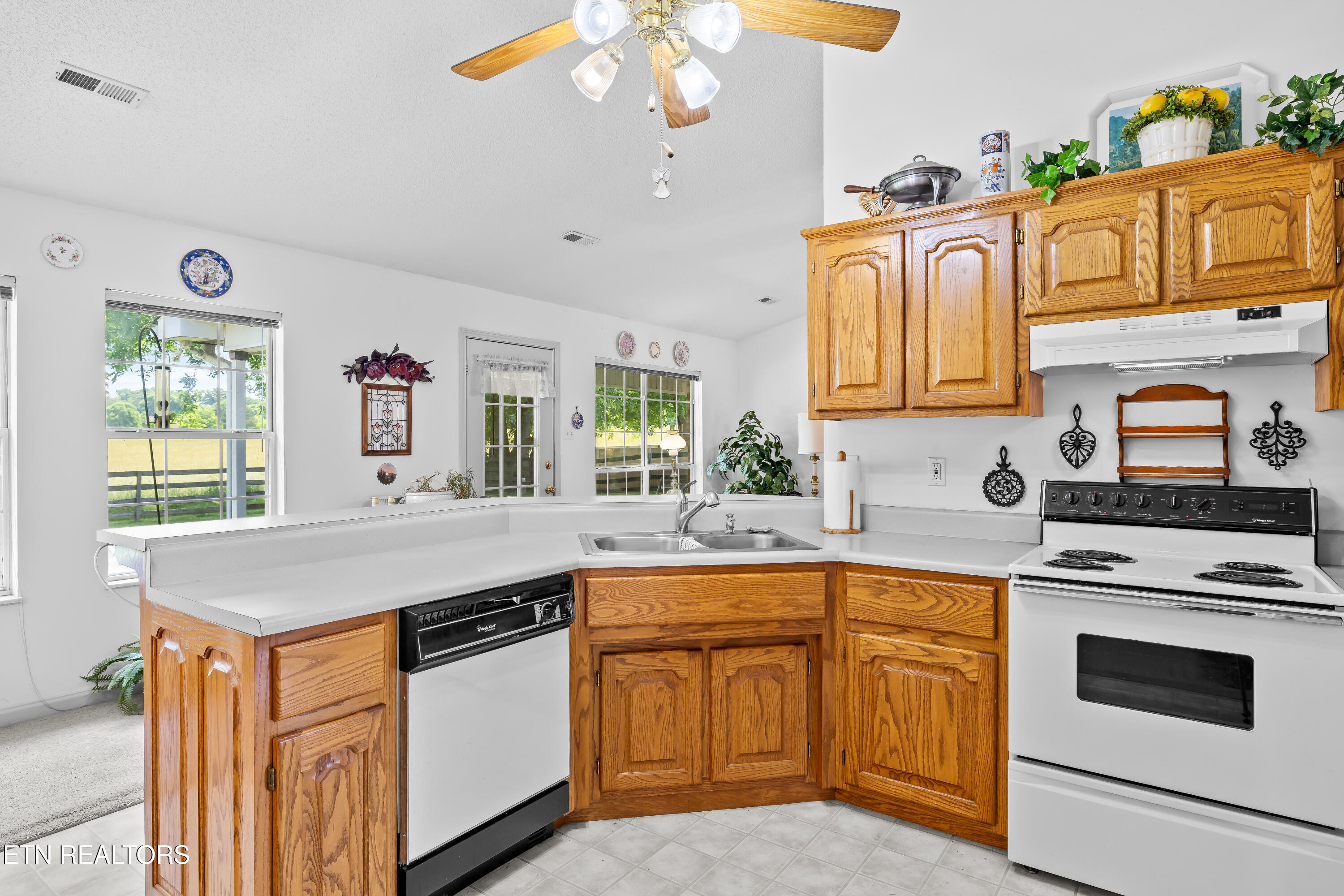 1510 Cavalier Drive Maryville TN 37803
