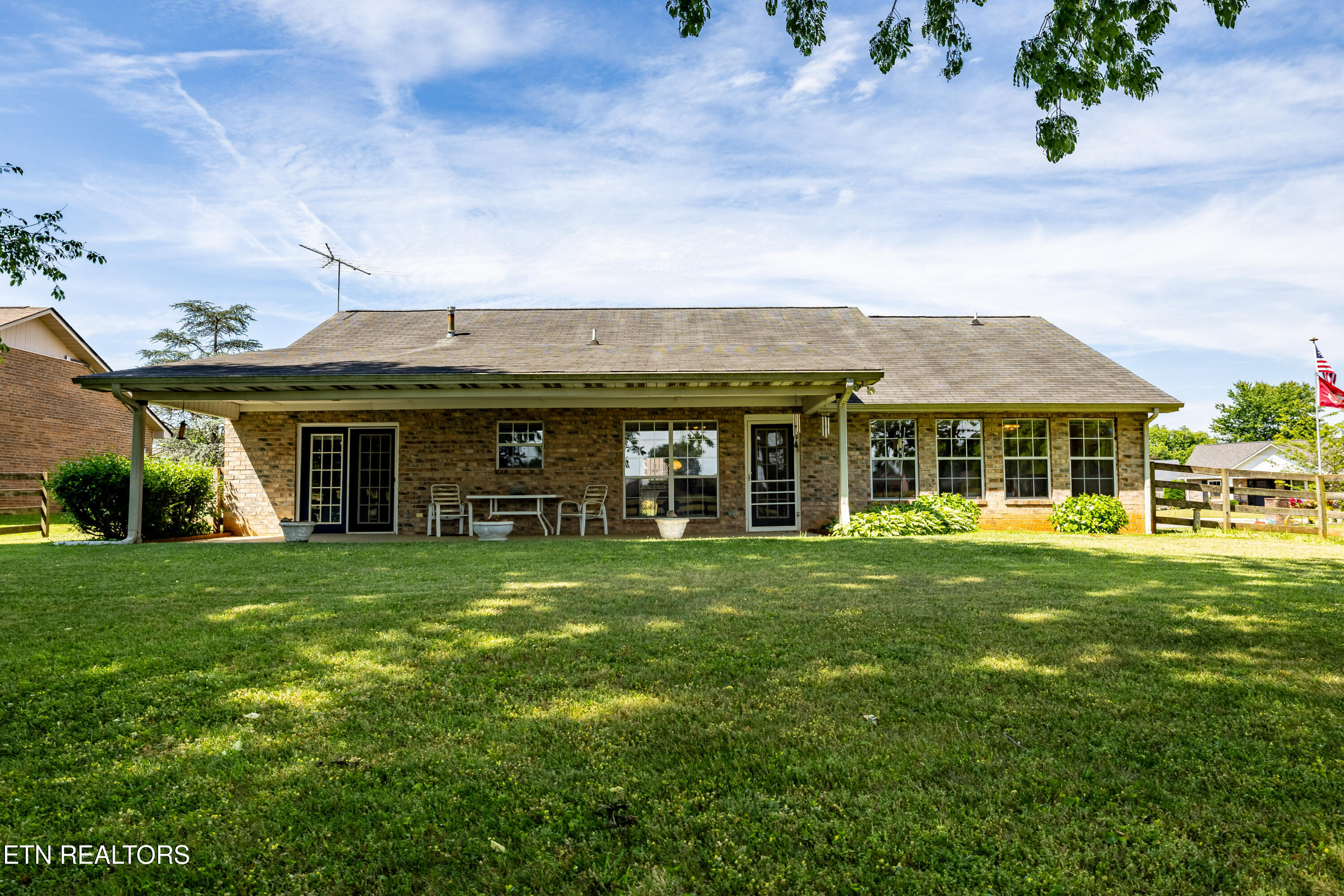 1510 Cavalier Drive Maryville TN 37803