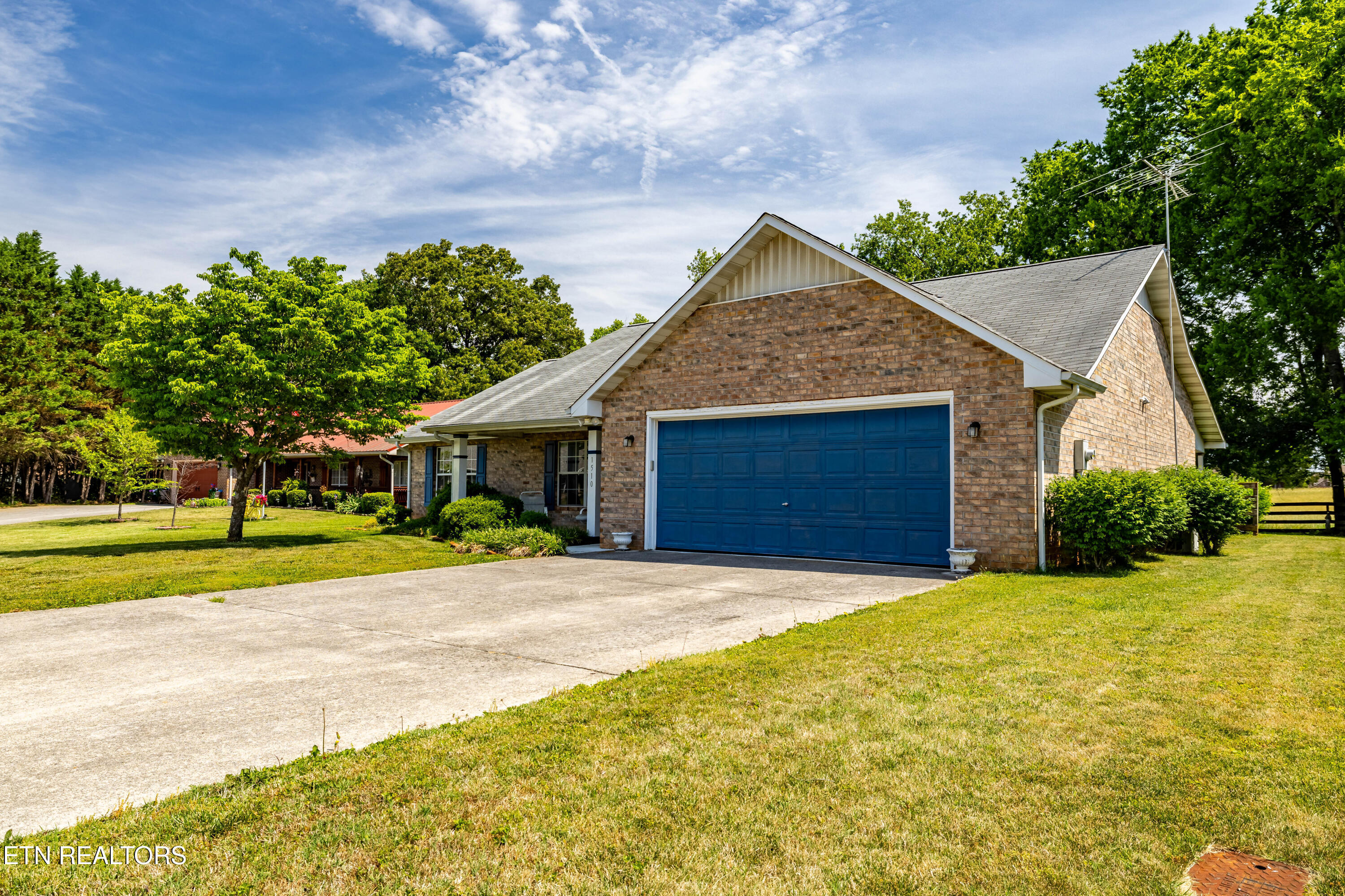 1510 Cavalier Drive Maryville TN 37803