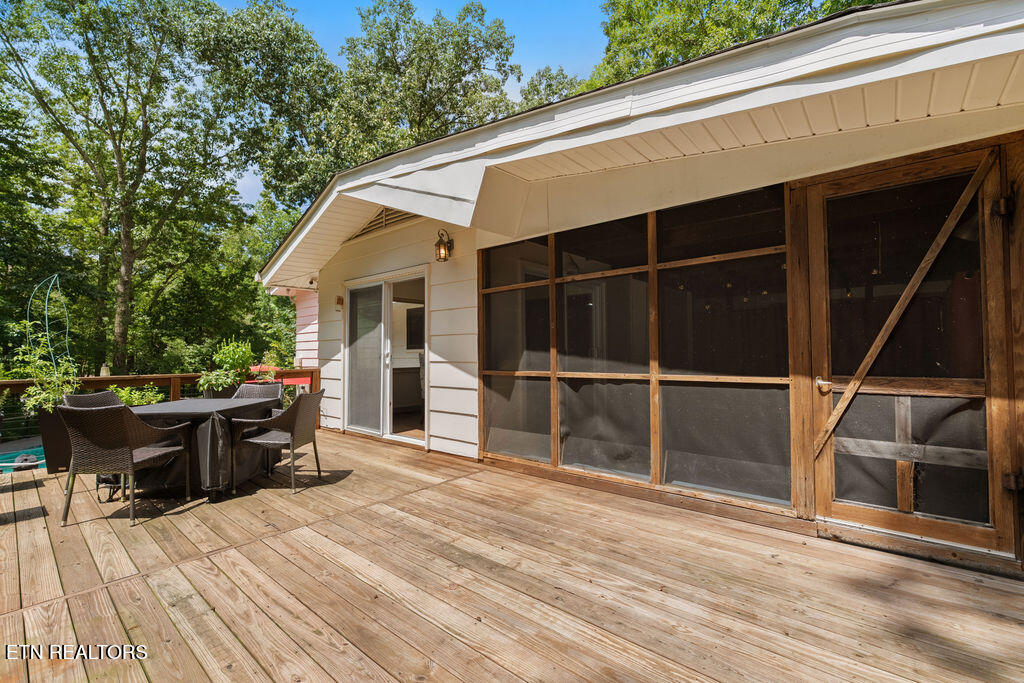 853 W Outer Drive Oak Ridge TN 37830