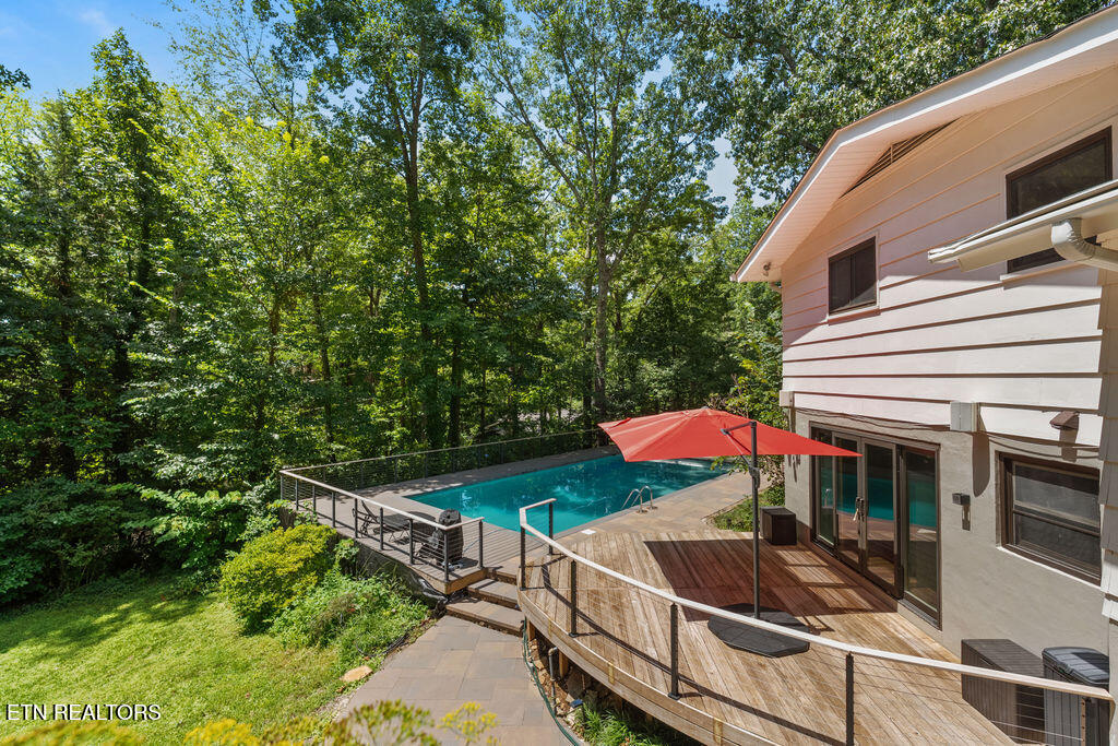 853 W Outer Drive Oak Ridge TN 37830