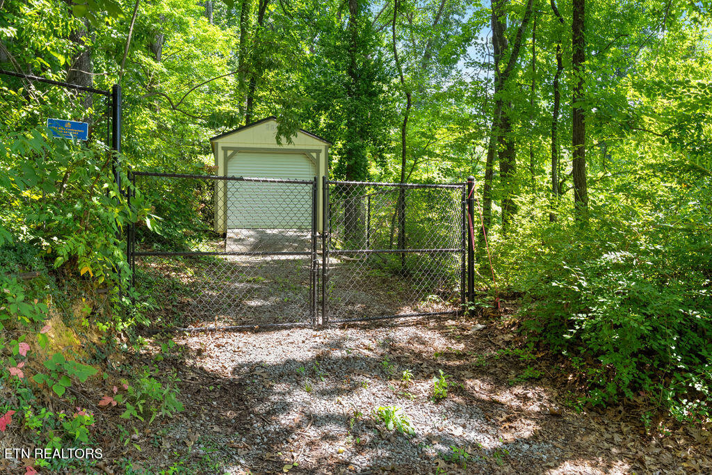 853 W Outer Drive Oak Ridge TN 37830