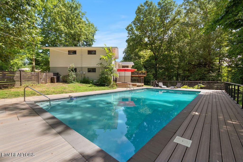 853 W Outer Drive Oak Ridge TN 37830