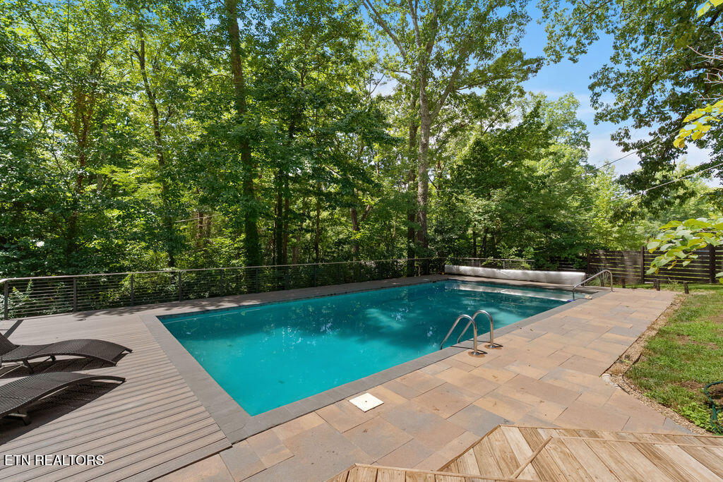 853 W Outer Drive Oak Ridge TN 37830