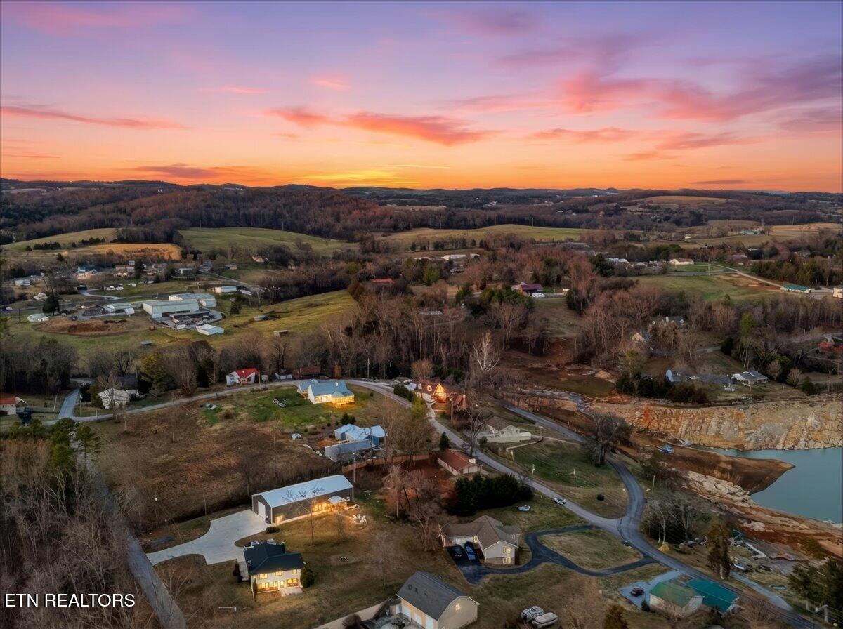 743 Garrett Road Dandridge TN 37725