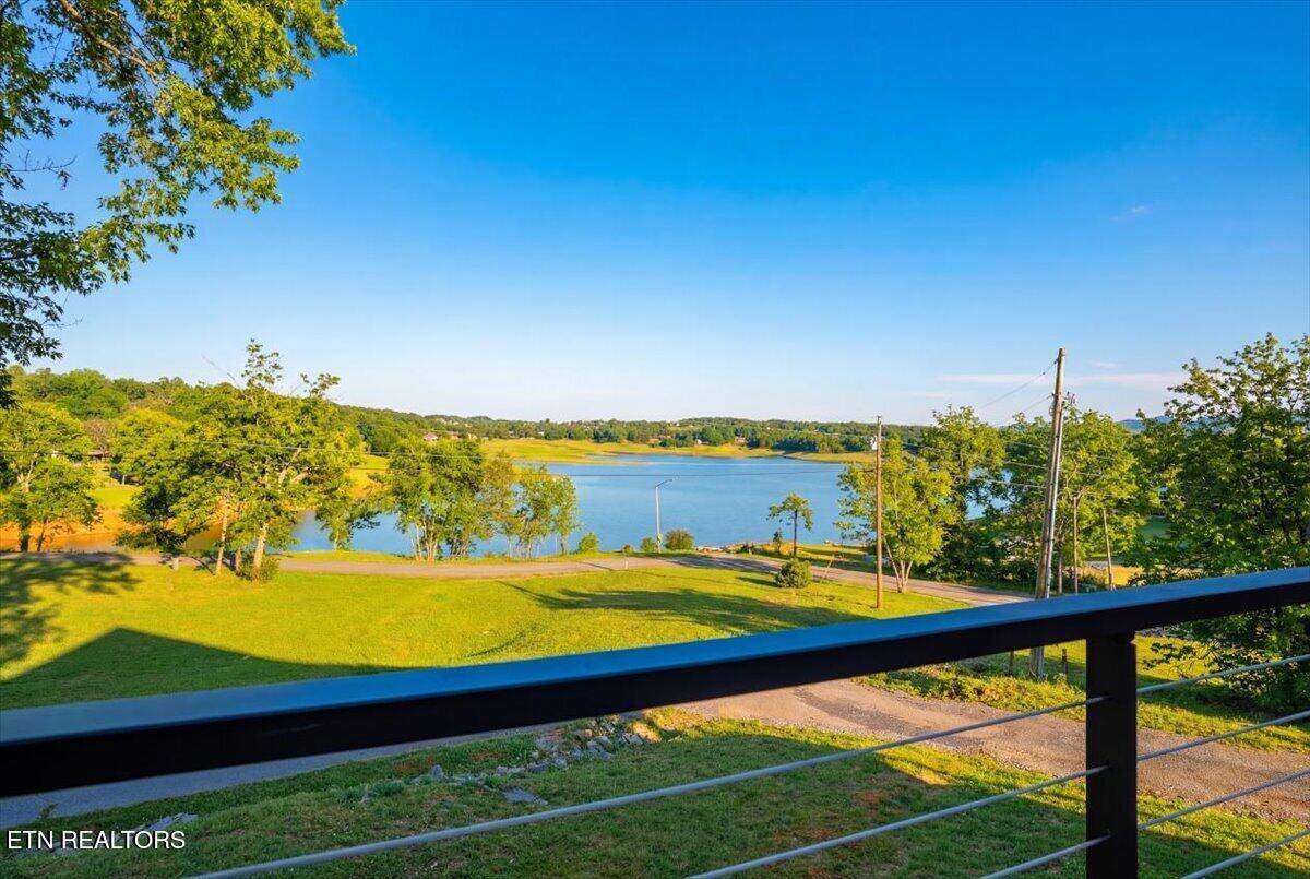 743 Garrett Road Dandridge TN 37725