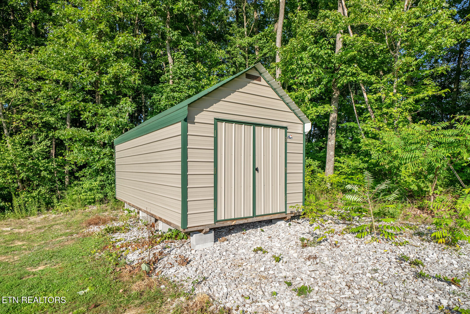 3306 Muddy Pond Road Monterey TN 38574