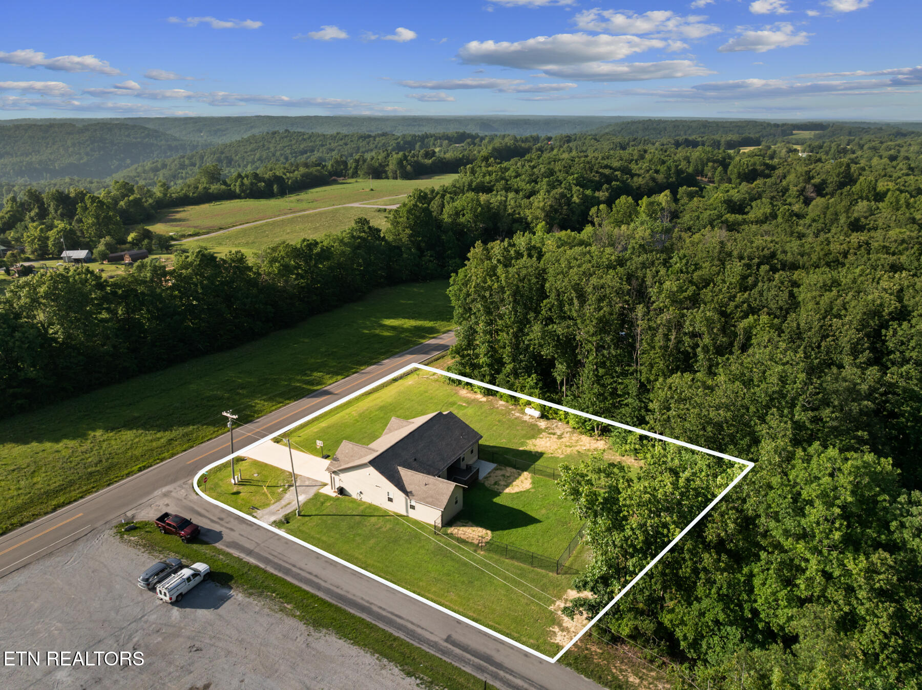 3306 Muddy Pond Road Monterey TN 38574