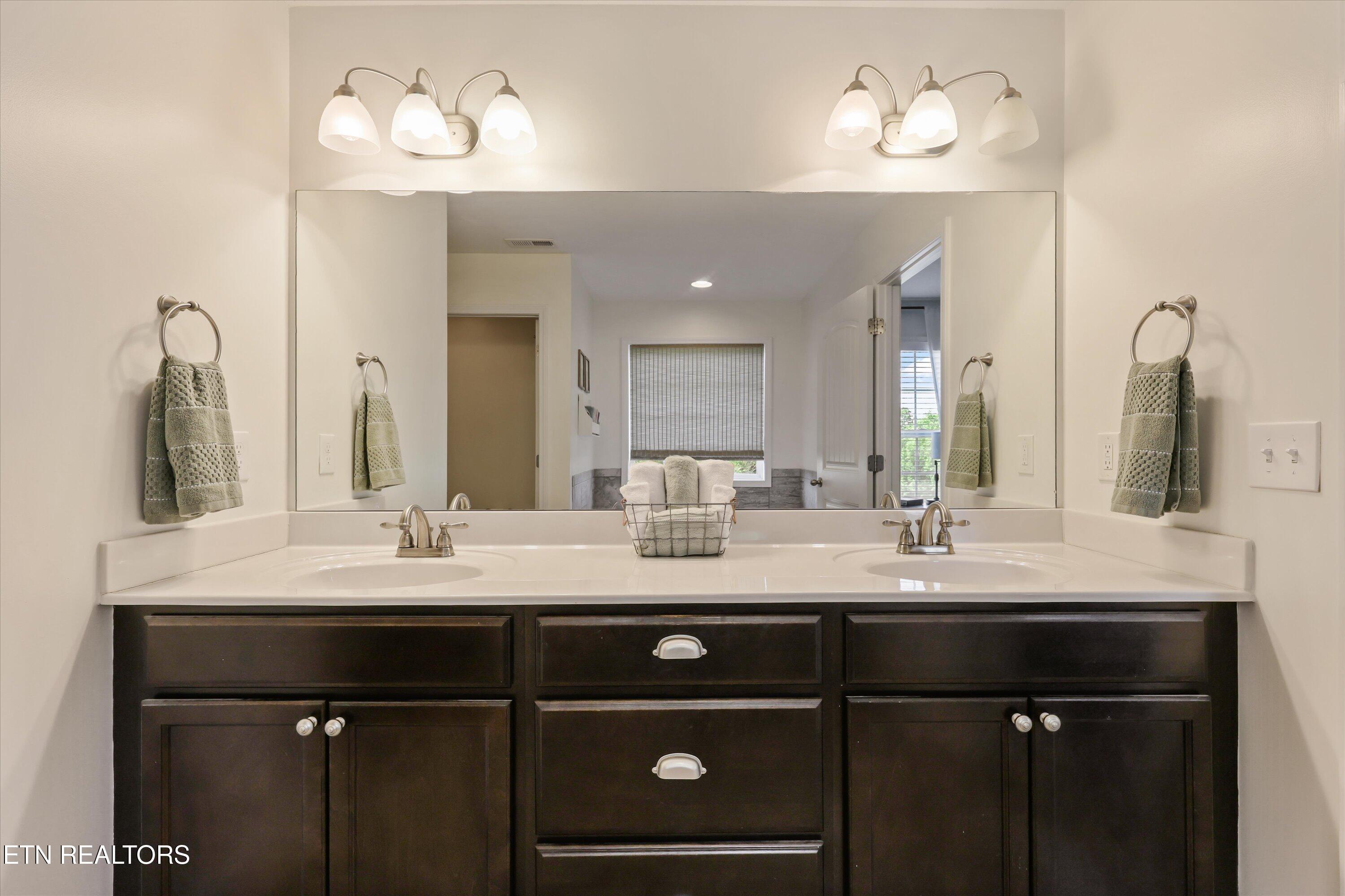 8506 Coral Sand Lane Knoxville TN 37938