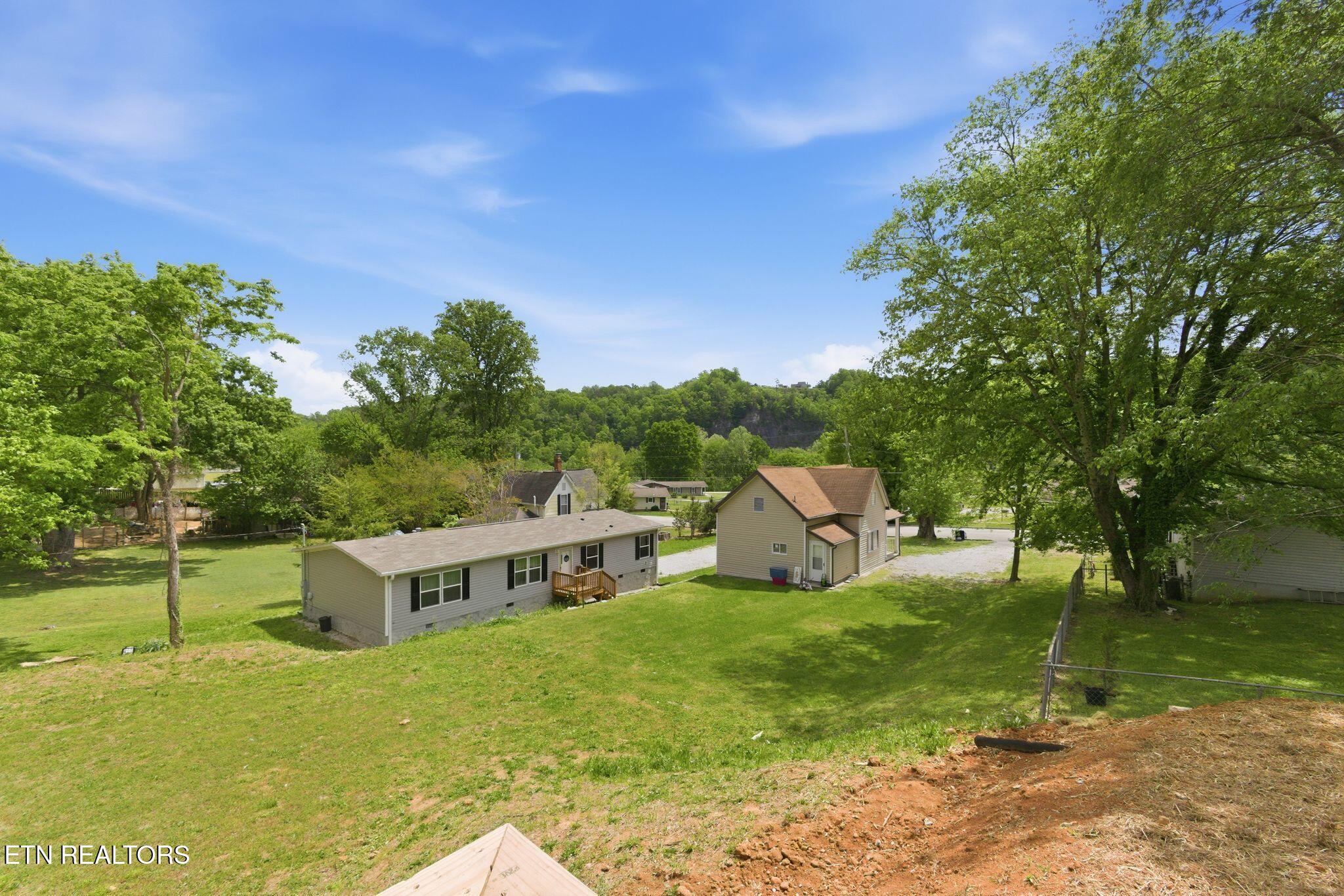 222 NW Virginia Avenue Harriman TN 37748