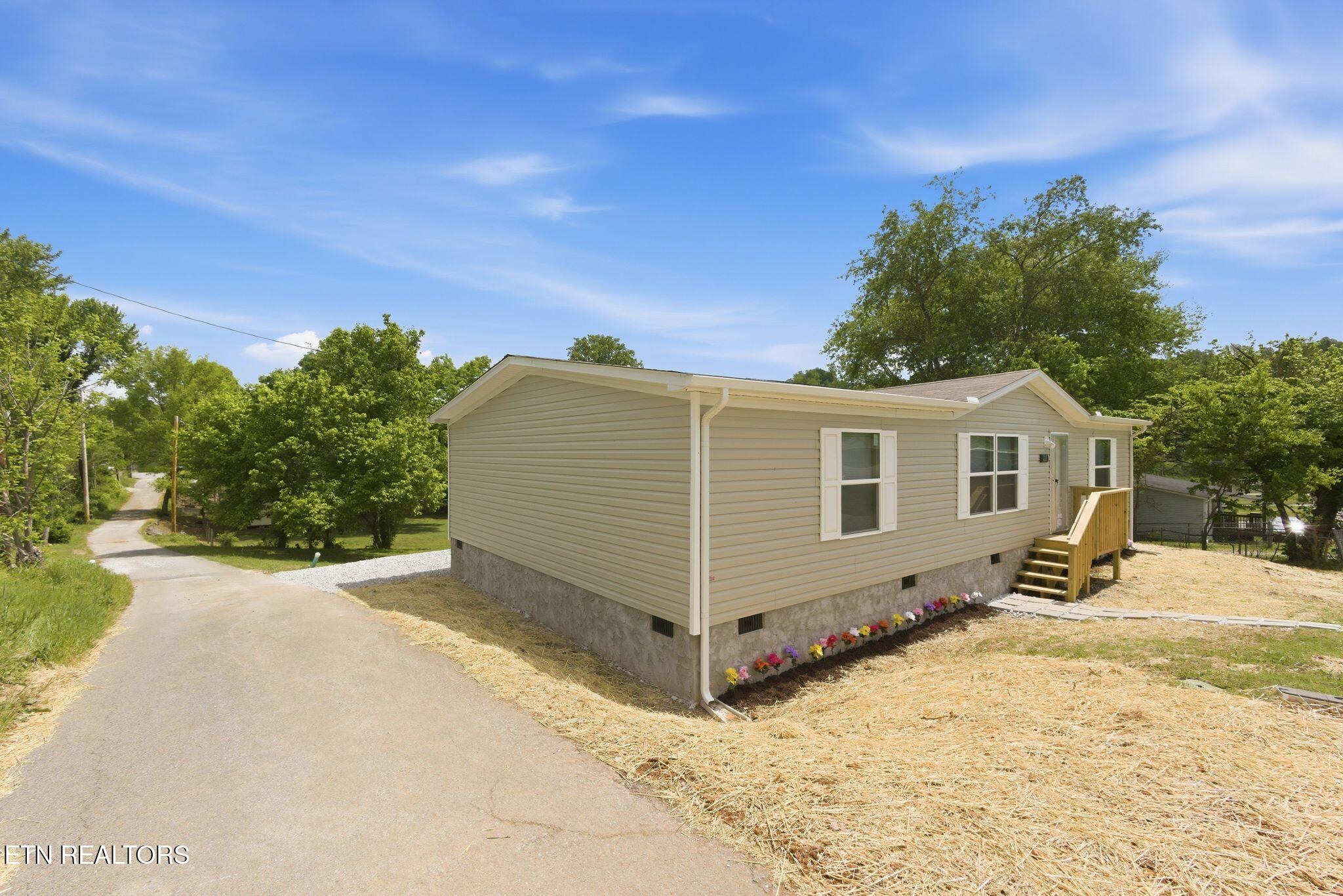 222 NW Virginia Avenue Harriman TN 37748