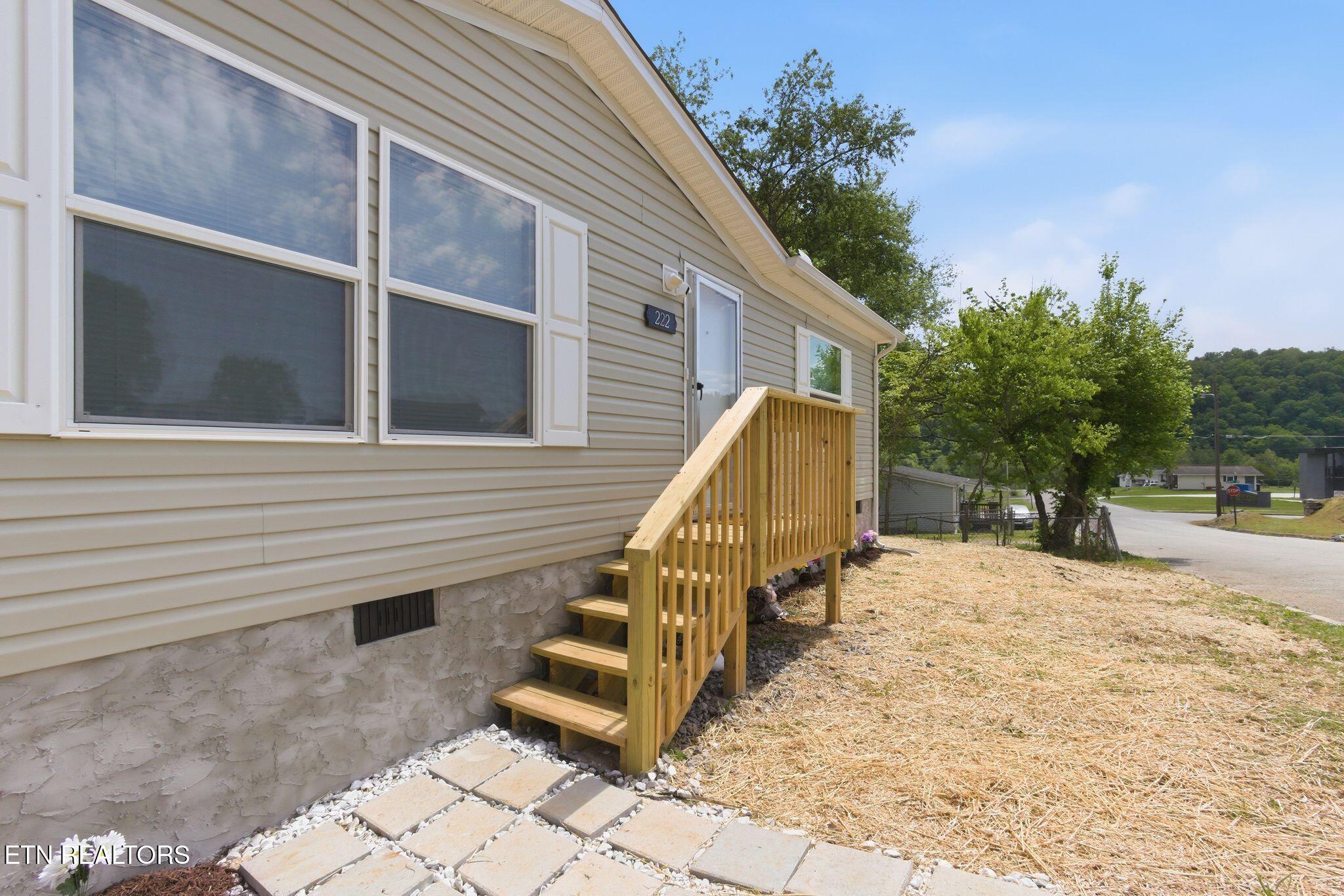 222 NW Virginia Avenue Harriman TN 37748