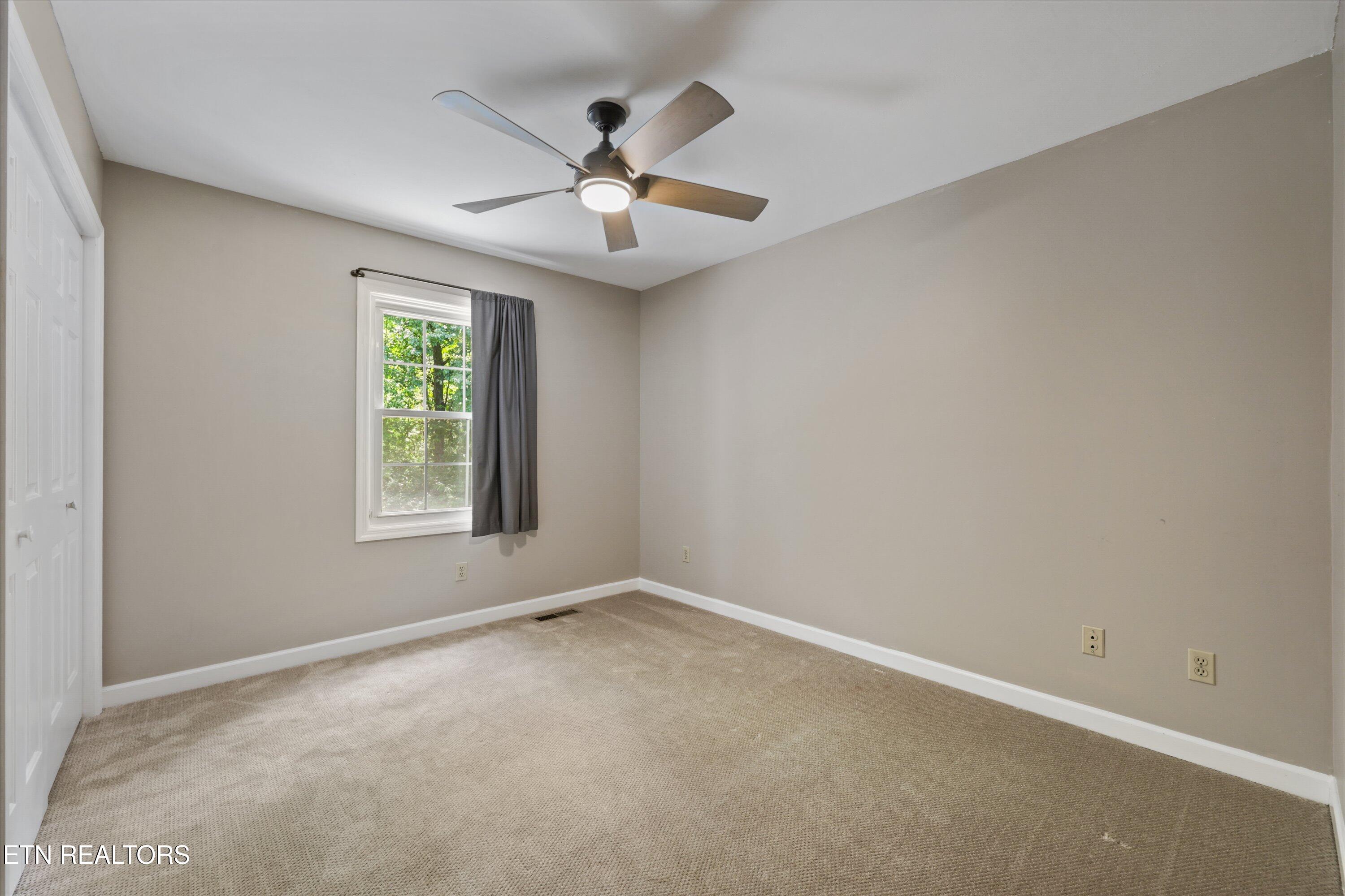 10468 Laura Lee Lane Knoxville TN 37922