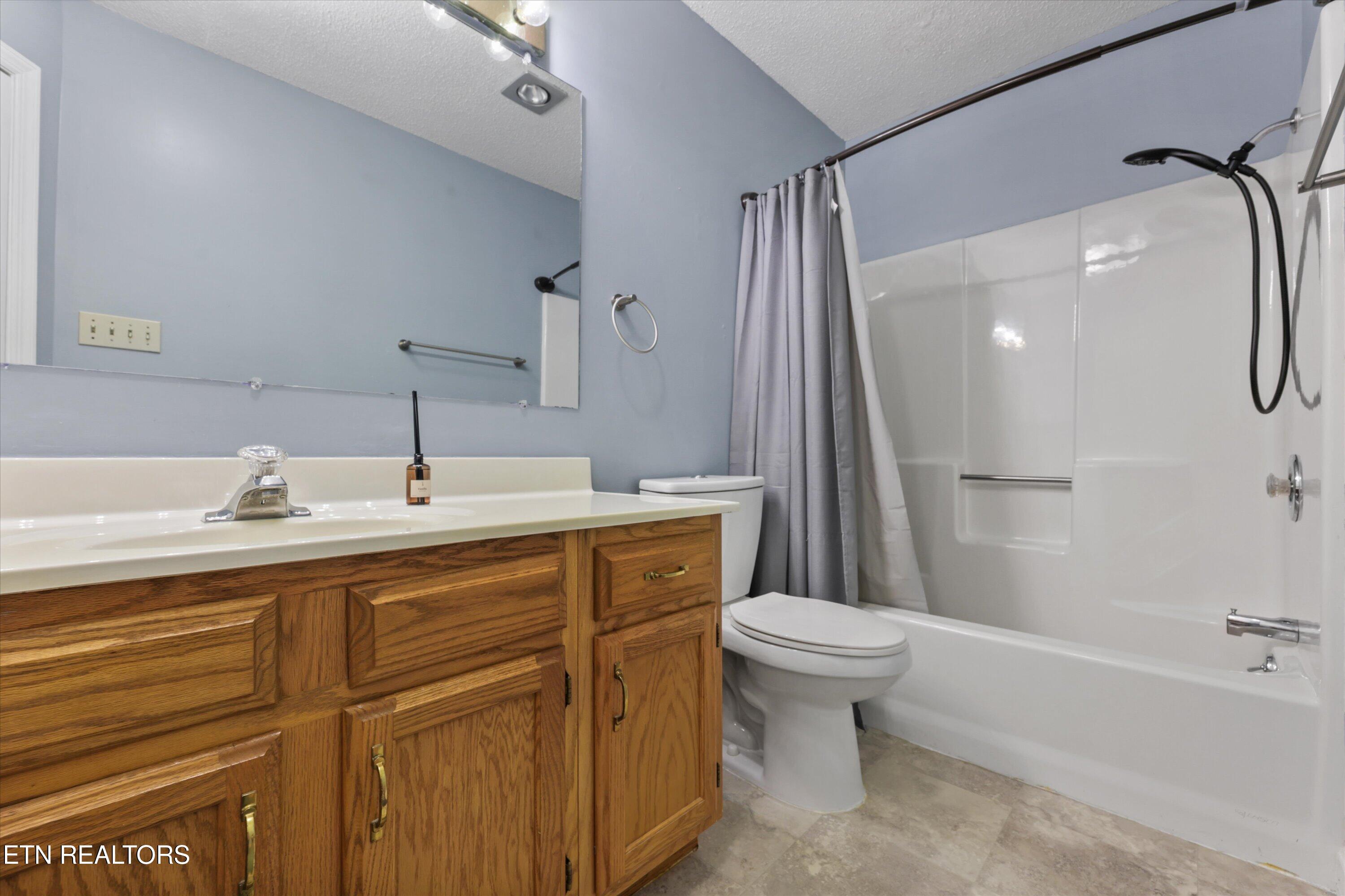 10468 Laura Lee Lane Knoxville TN 37922