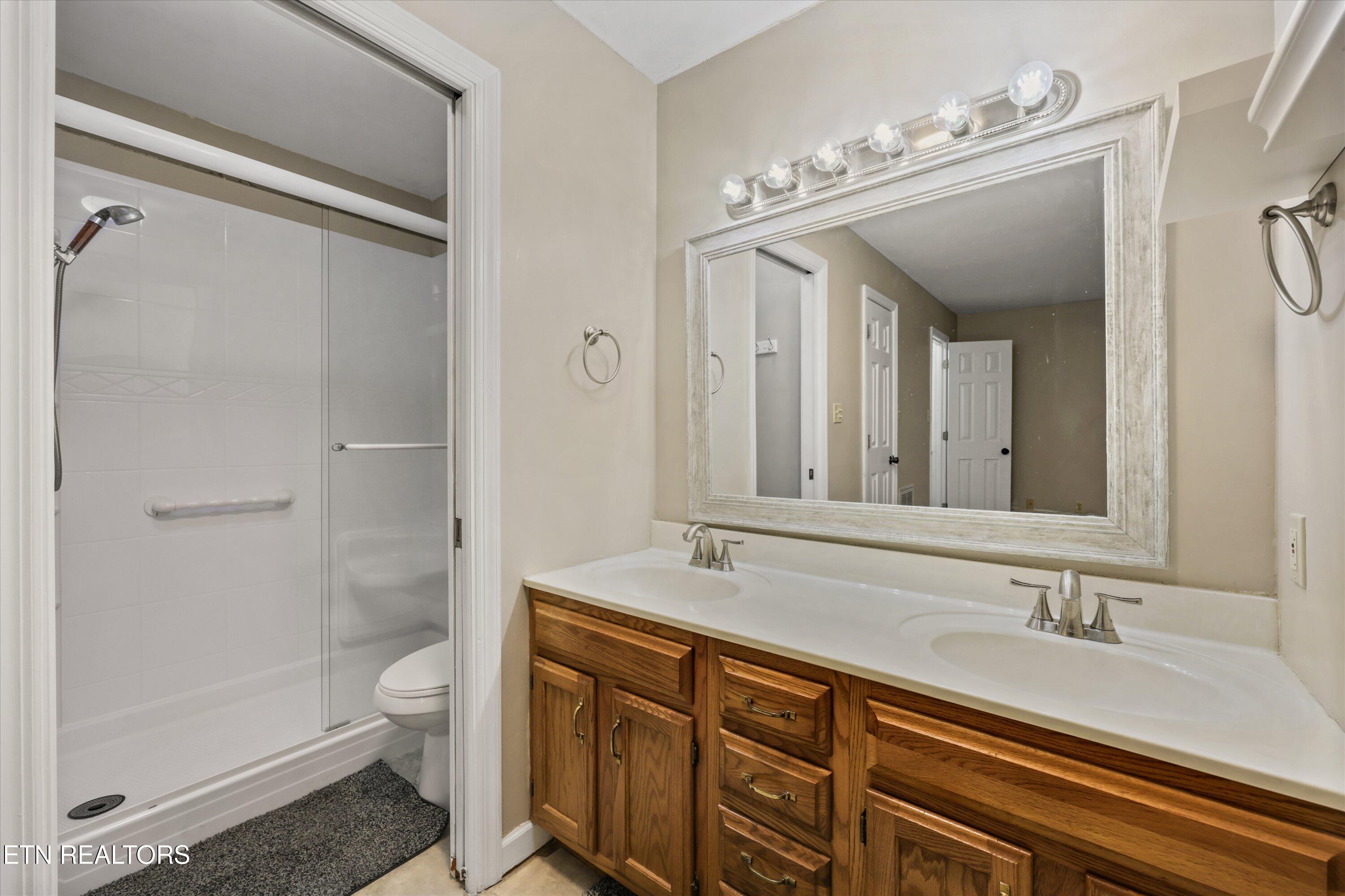 10468 Laura Lee Lane Knoxville TN 37922