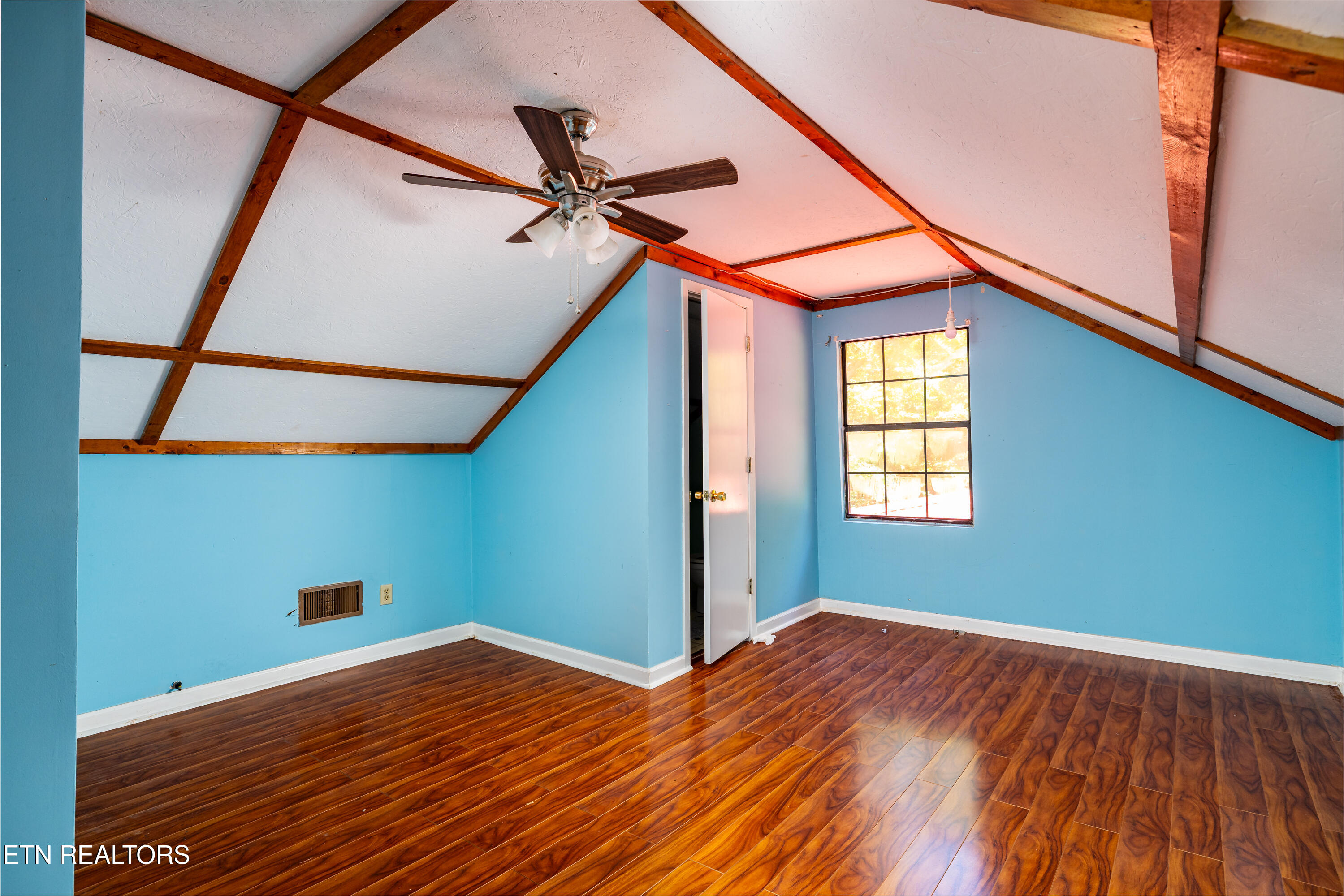 5940 Flats Road Tallassee TN 37878