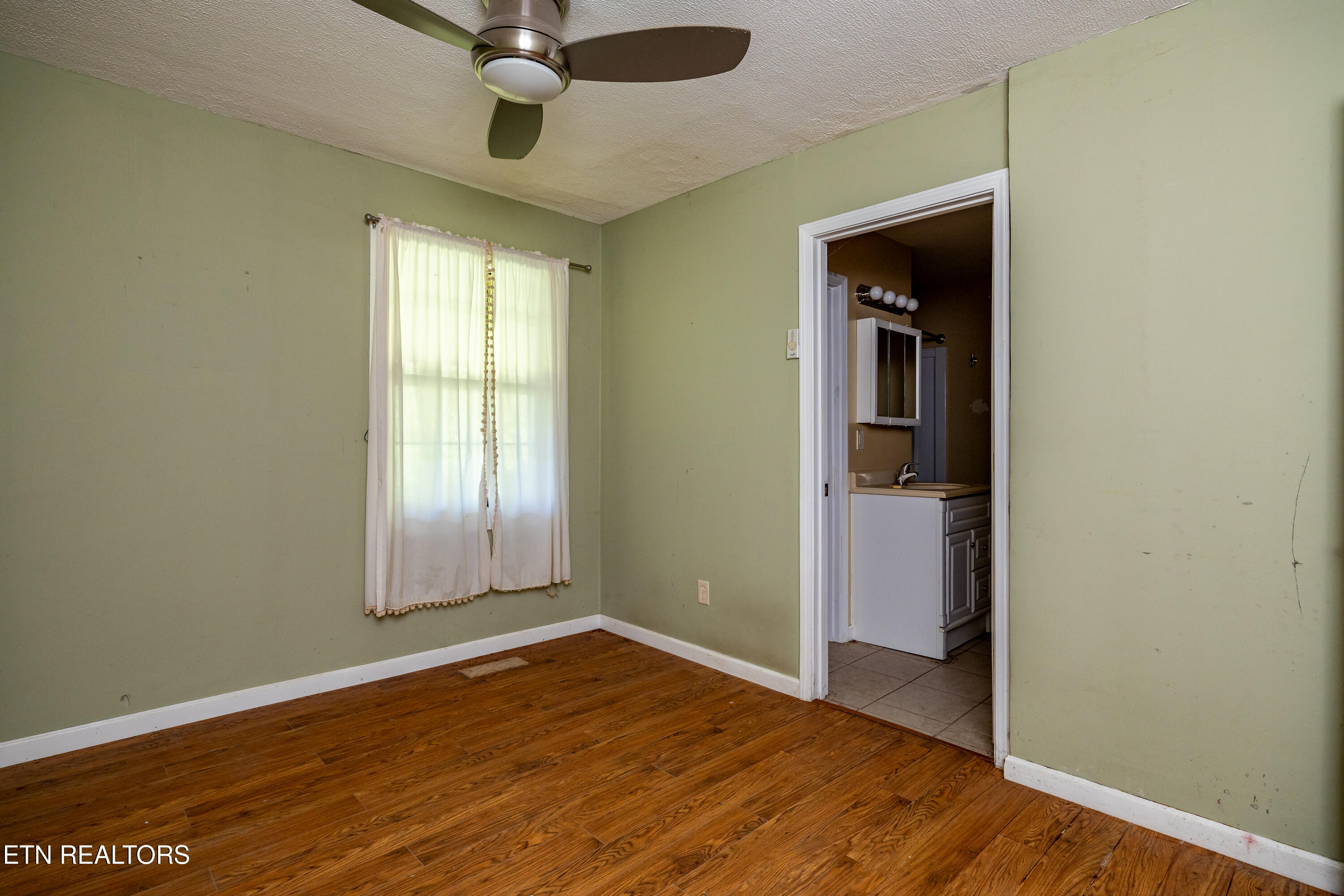 5940 Flats Road Tallassee TN 37878