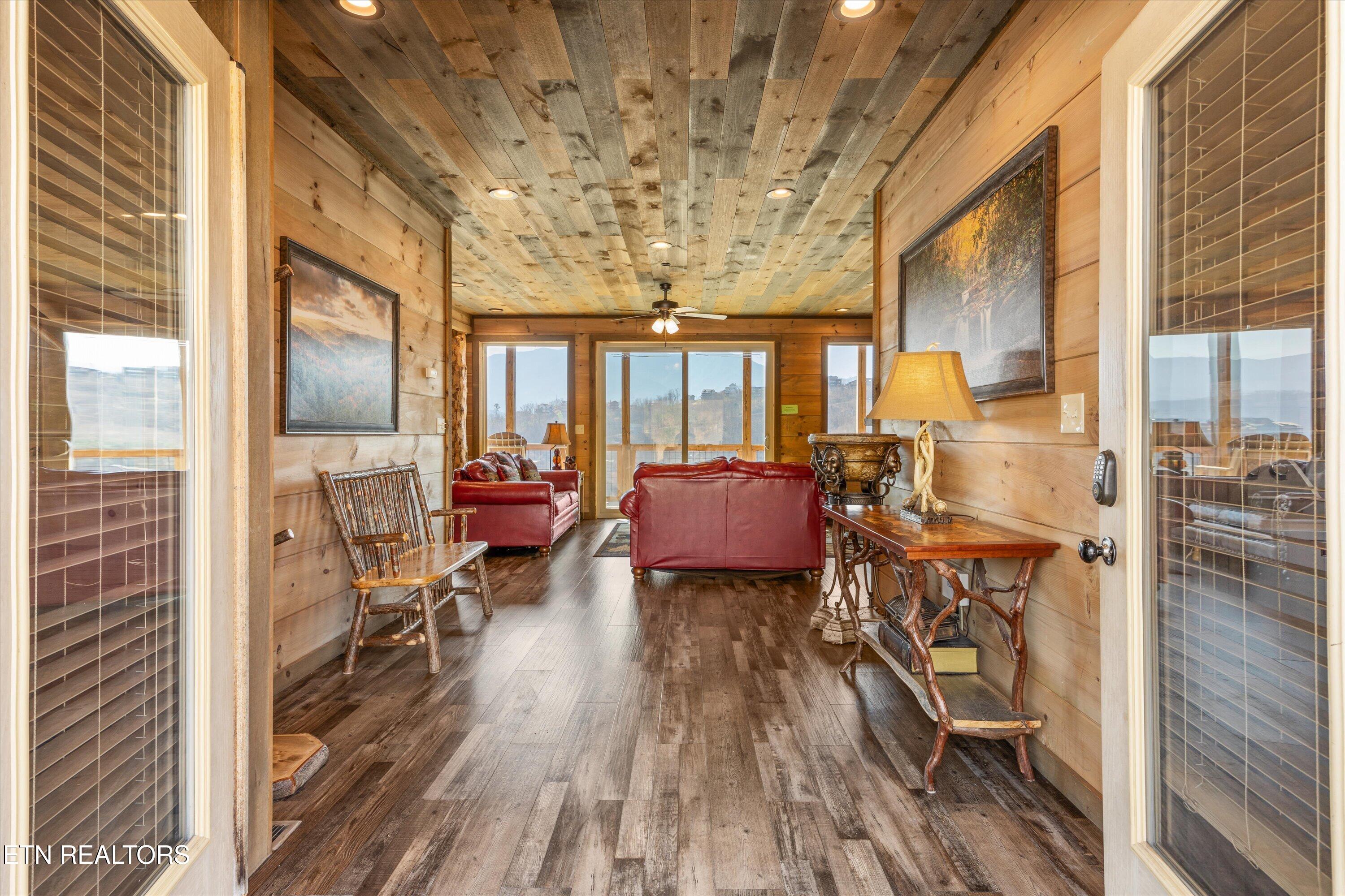986 Chestnut Drive Gatlinburg TN 37738