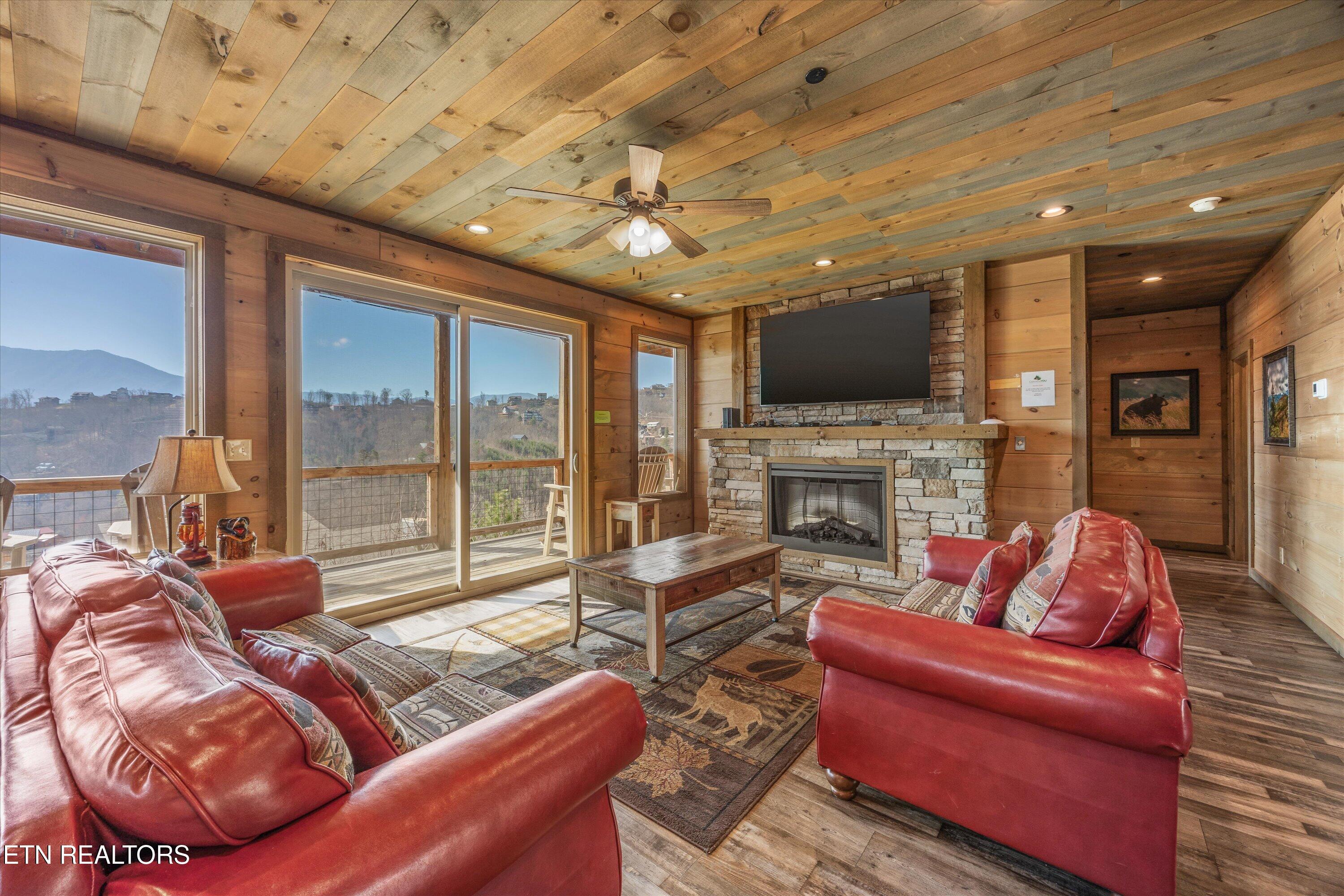 986 Chestnut Drive Gatlinburg TN 37738